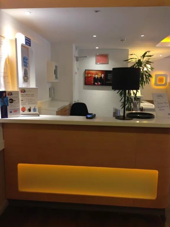 Lobby or reception in Ibis Budget Rambouillet