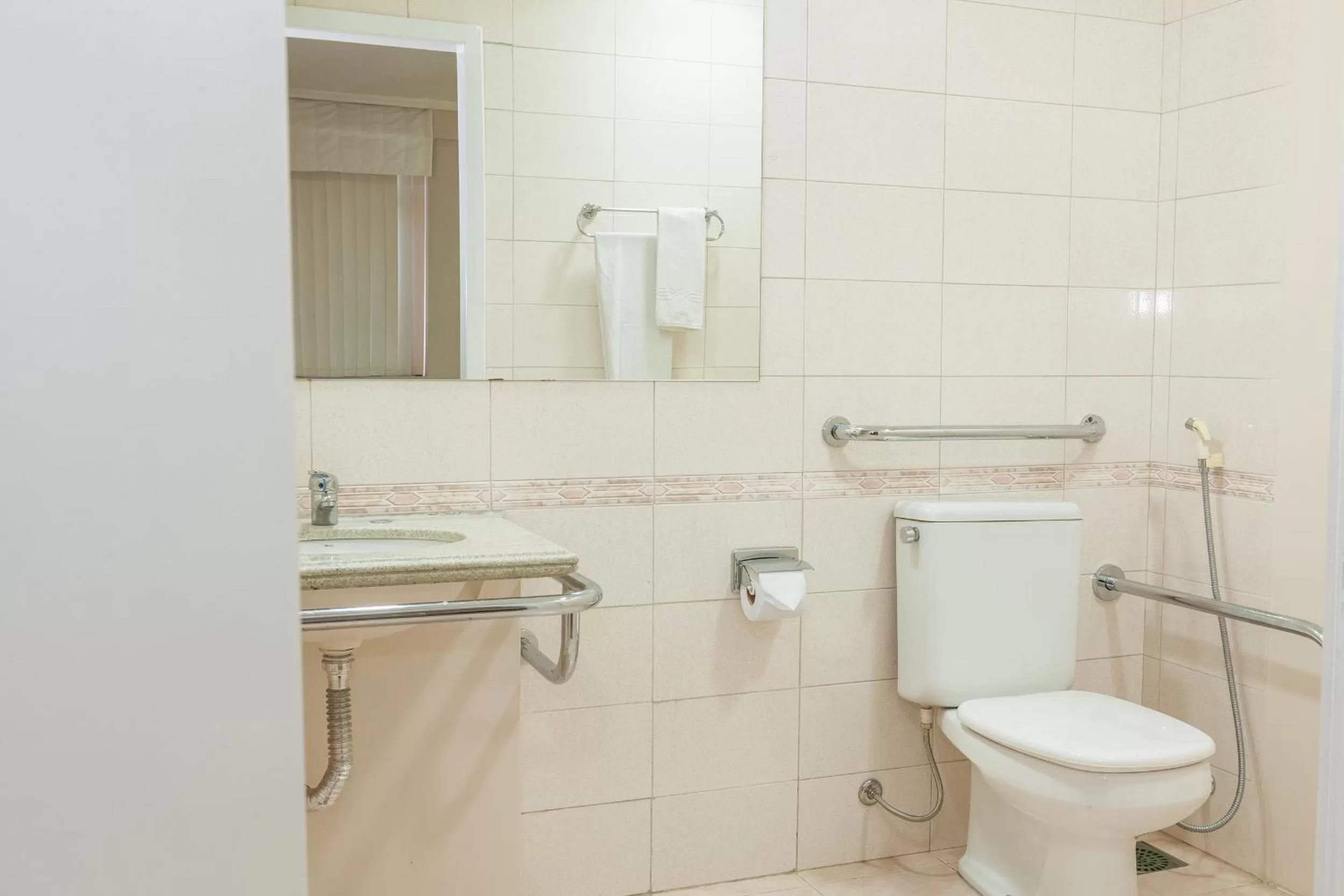 Bathroom in Tri Hotel Smart Caxias