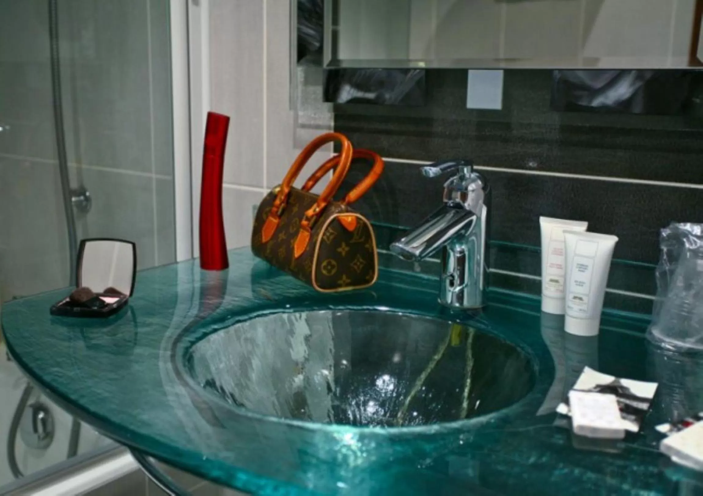 Bathroom in Convention Montparnasse