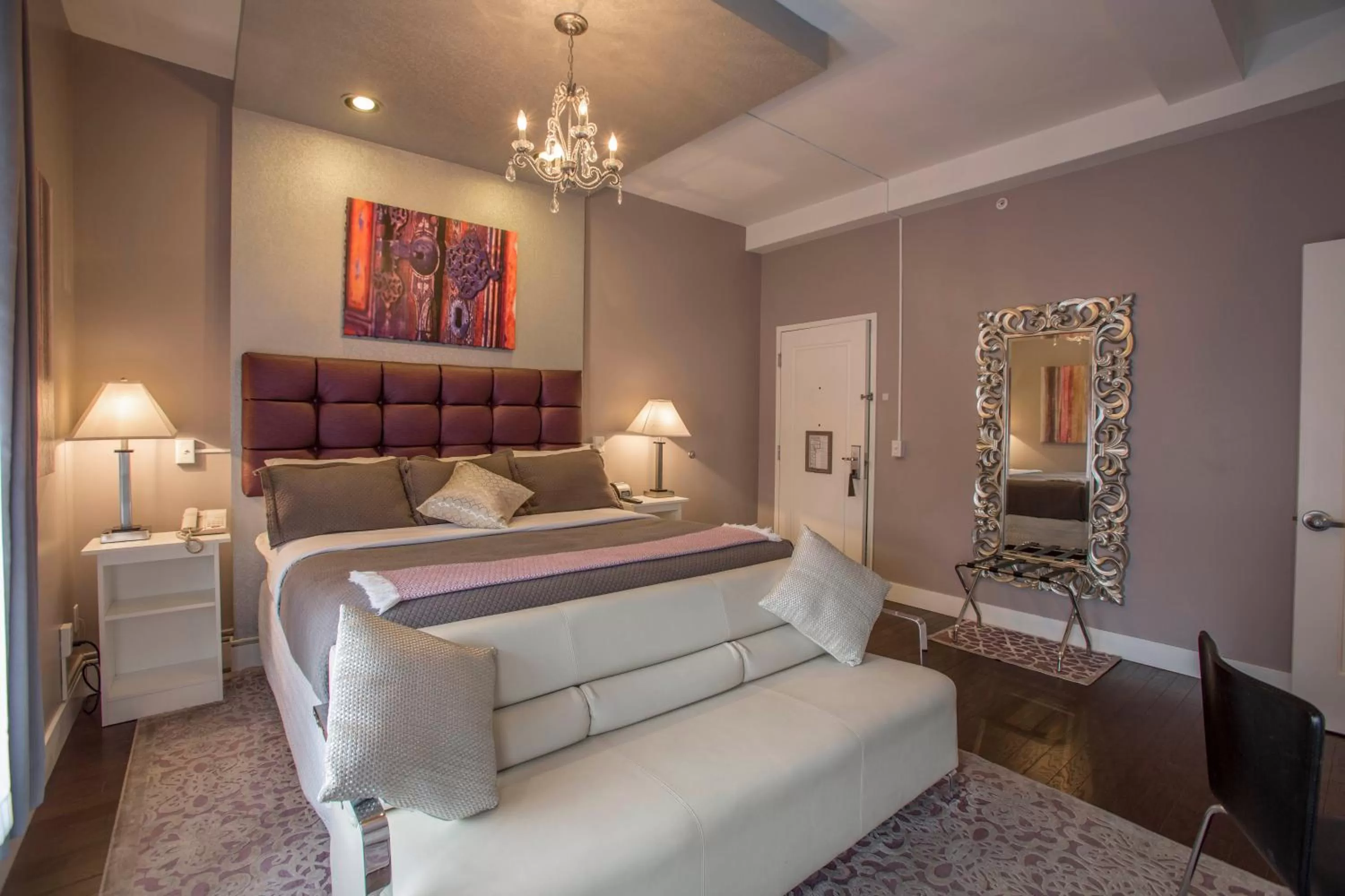 Photo of the whole room, Bed in The Gould Hotel