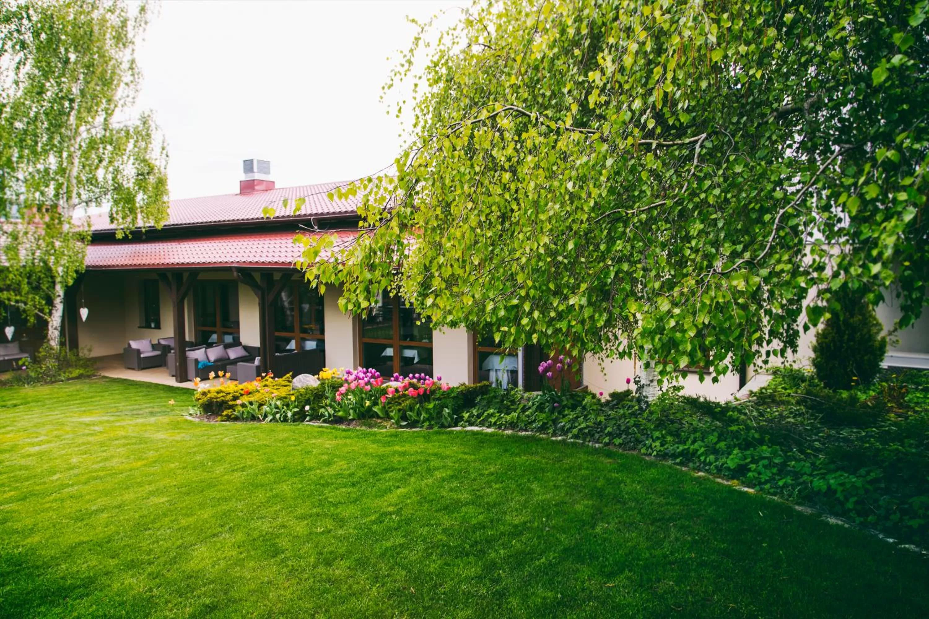 Restaurant/places to eat in Hotel Platan