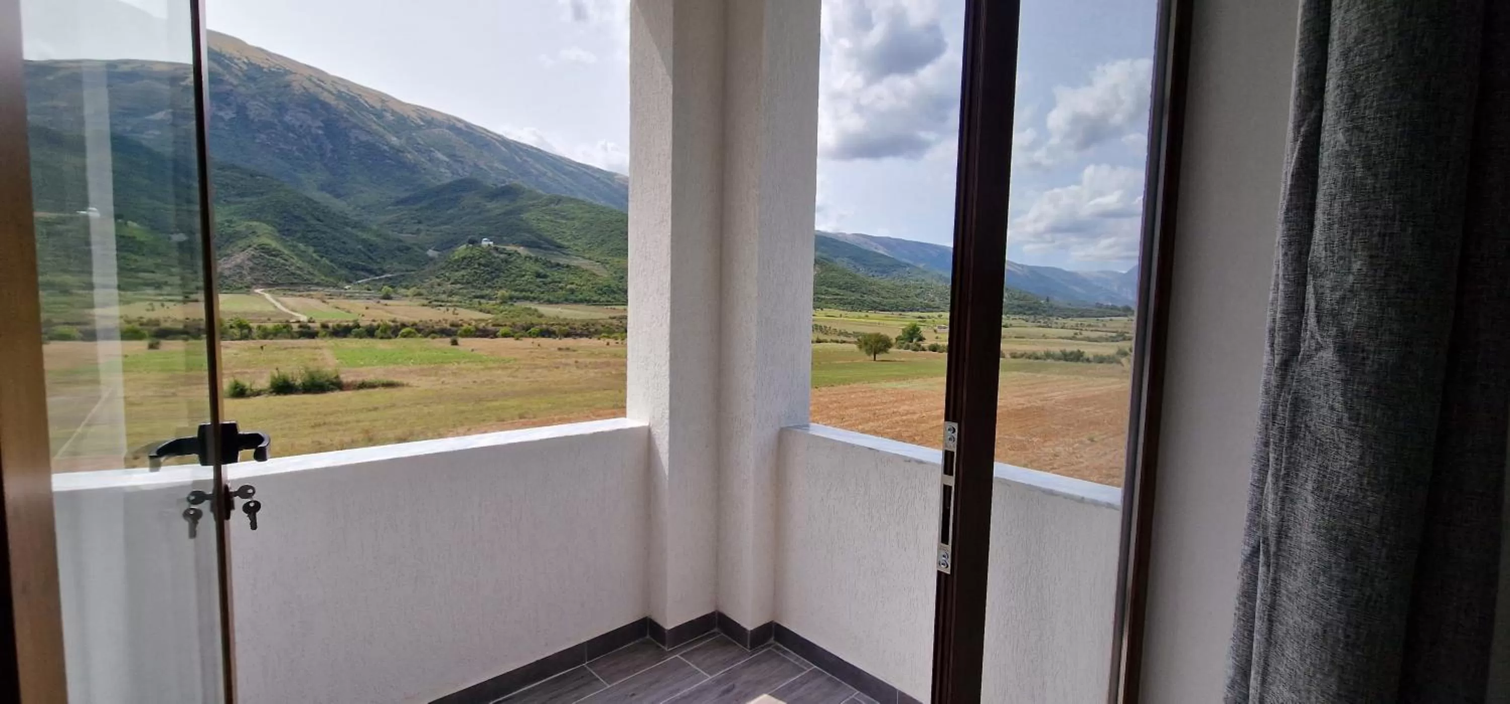 Day, Mountain View in Hotel Baci