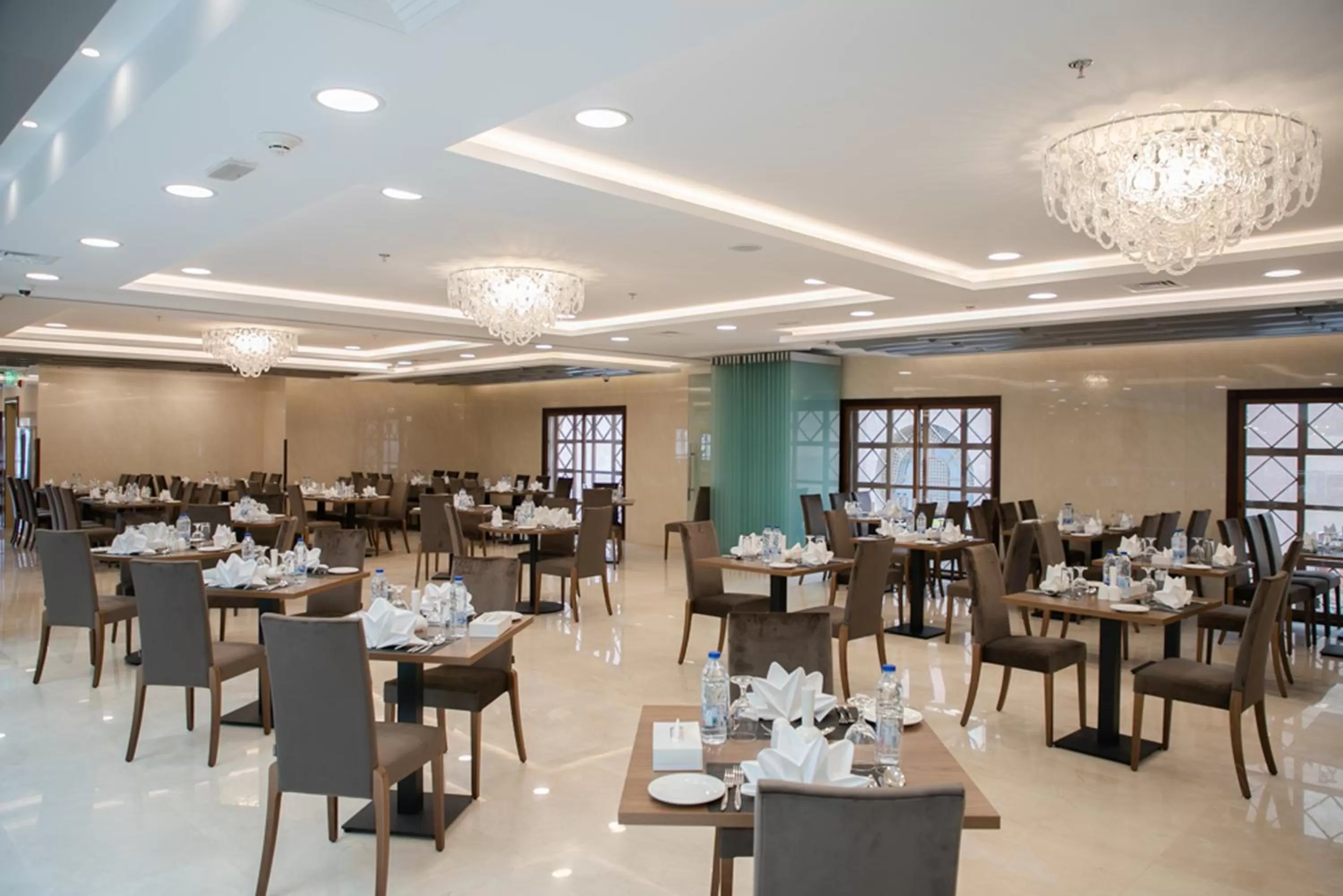 Restaurant/places to eat in Le Bosphorus Hotel - Waqf Safi