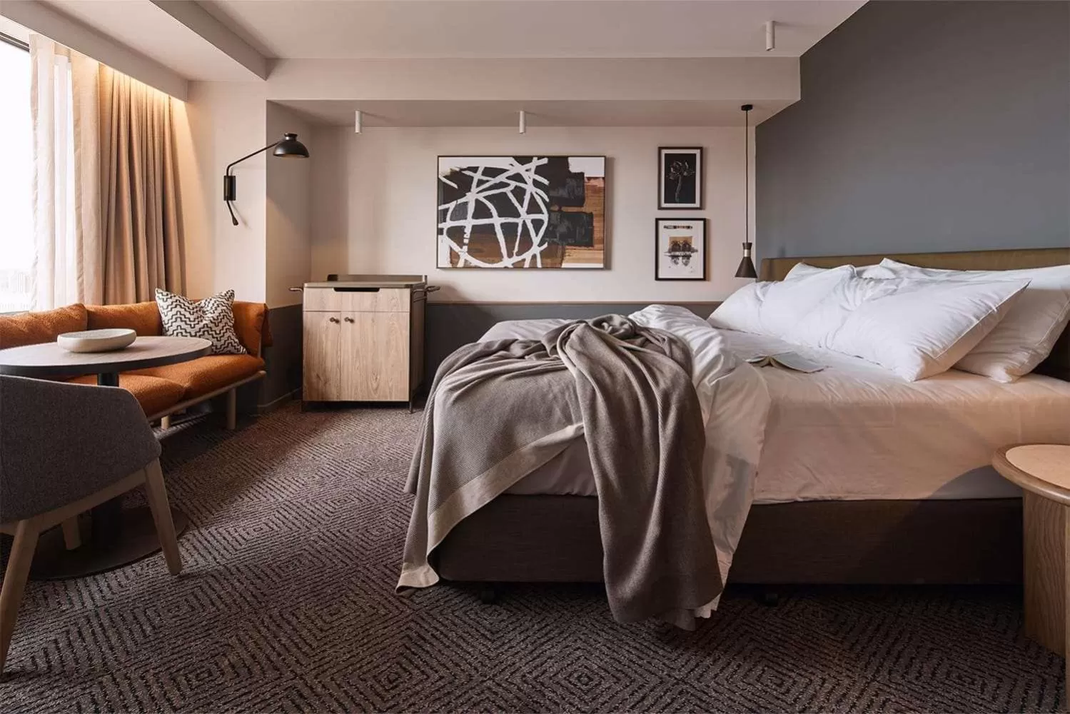 Bedroom, Bed in Rydges Melbourne