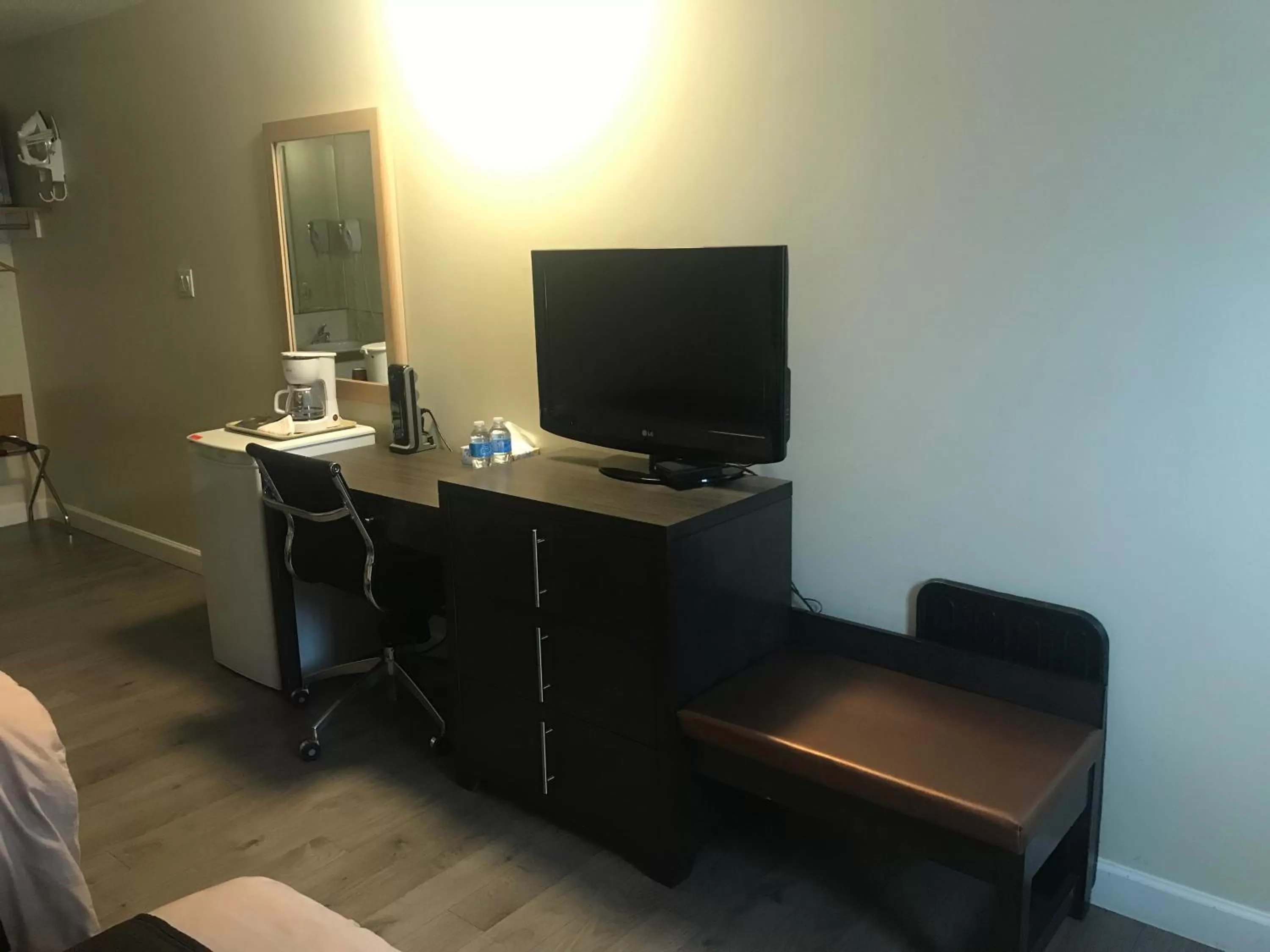 TV/Entertainment Center in Bear Country Inn