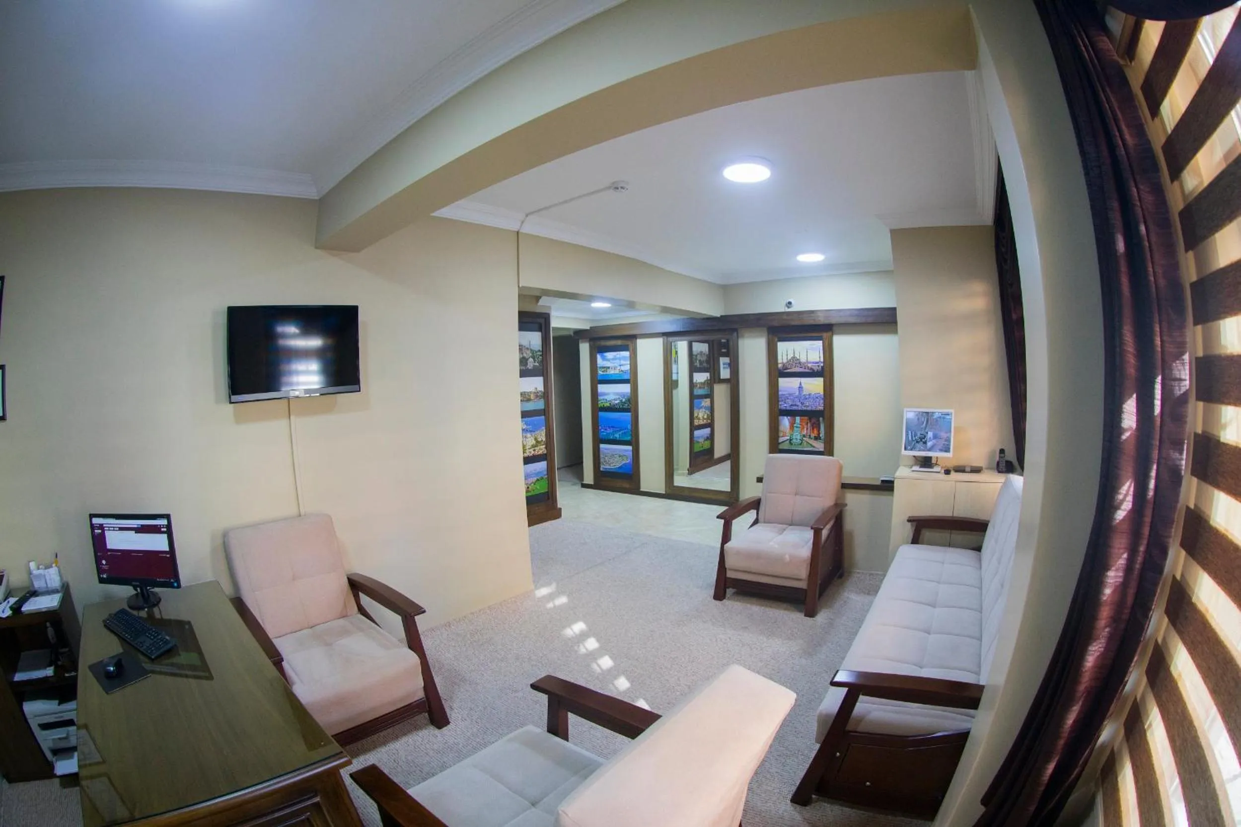 Lobby or reception in Ramparts Hotel