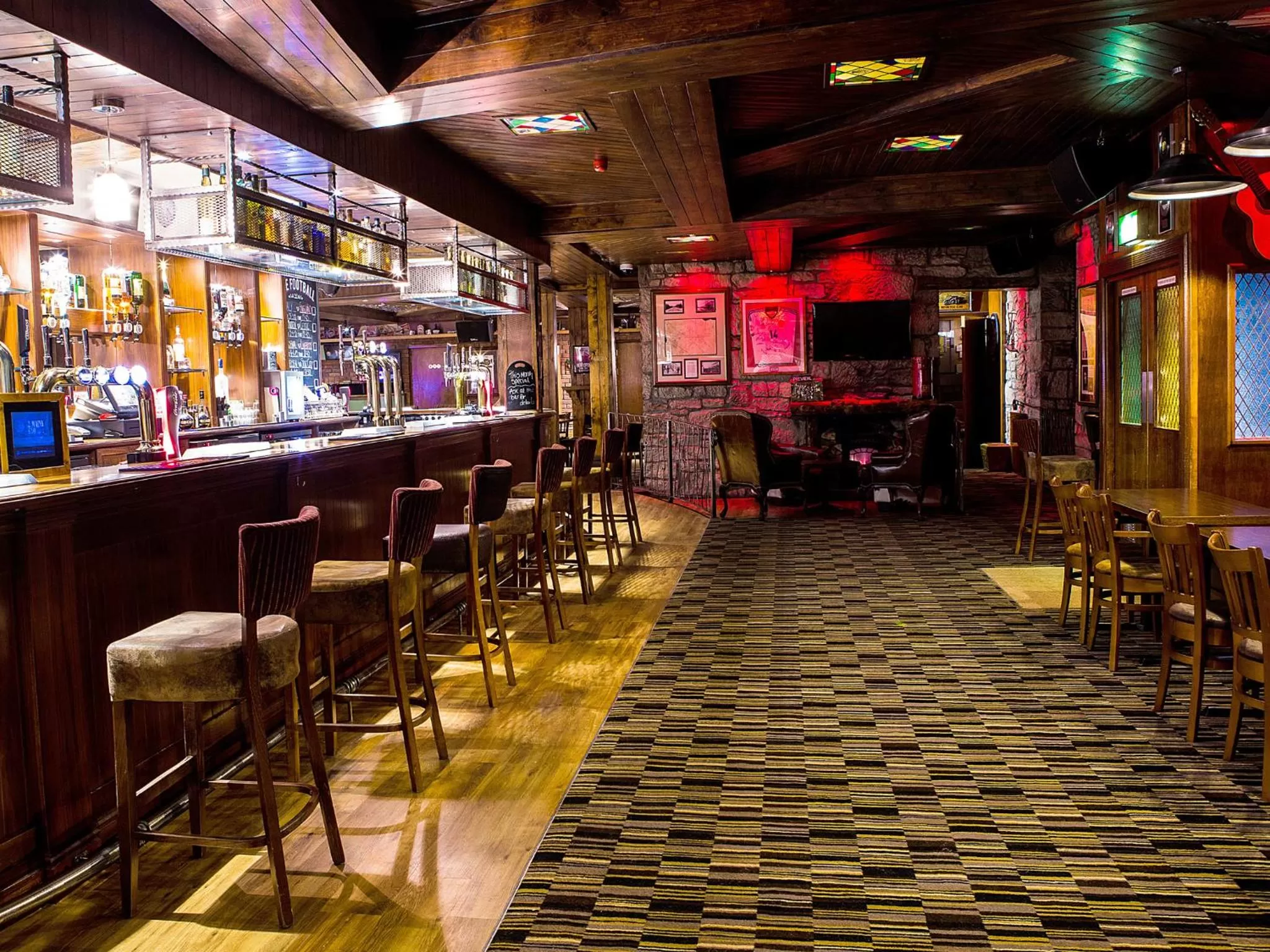 Food and drinks in The Commercial Hotel