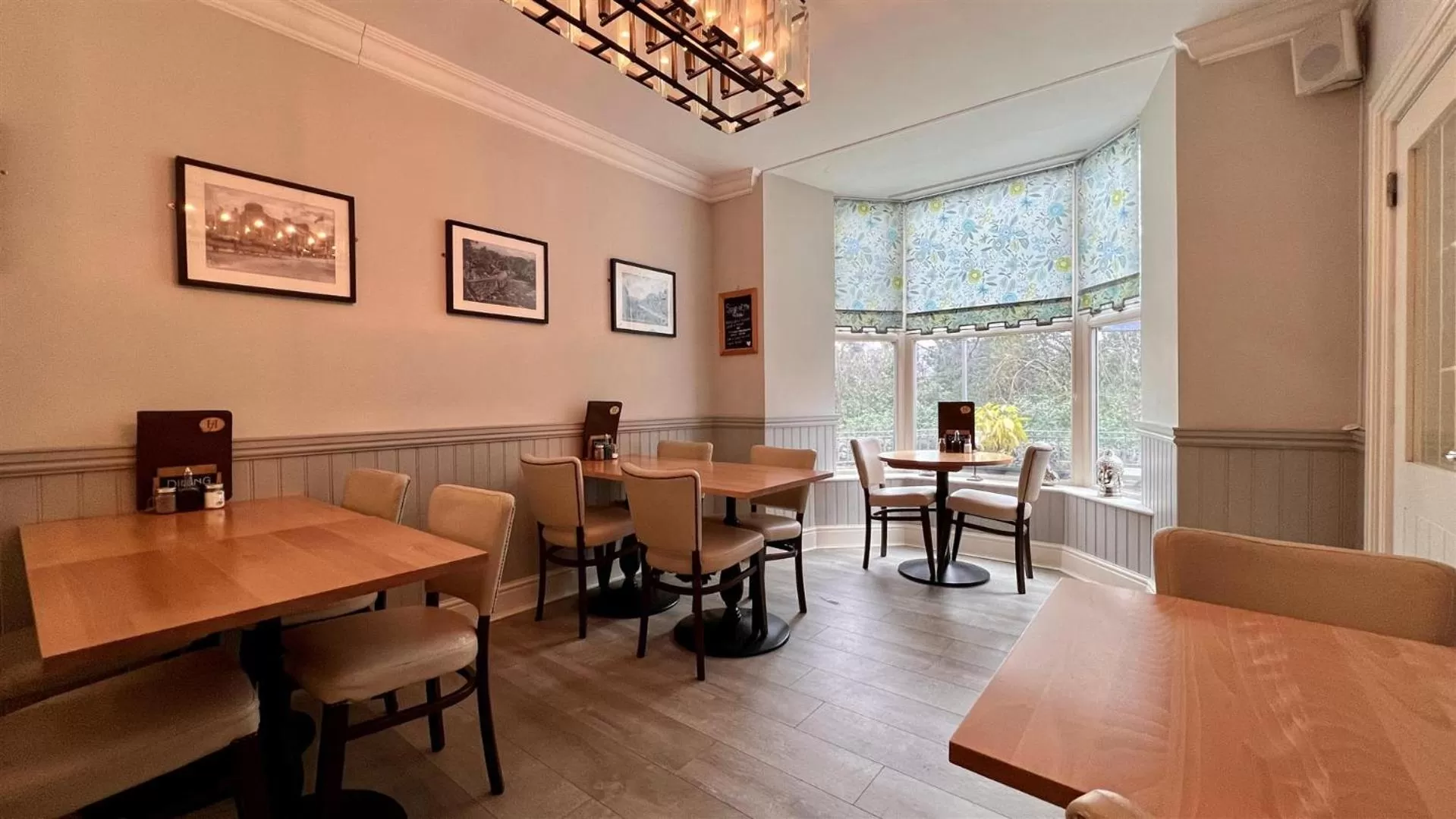 Restaurant/Places to Eat in Hafan Artro