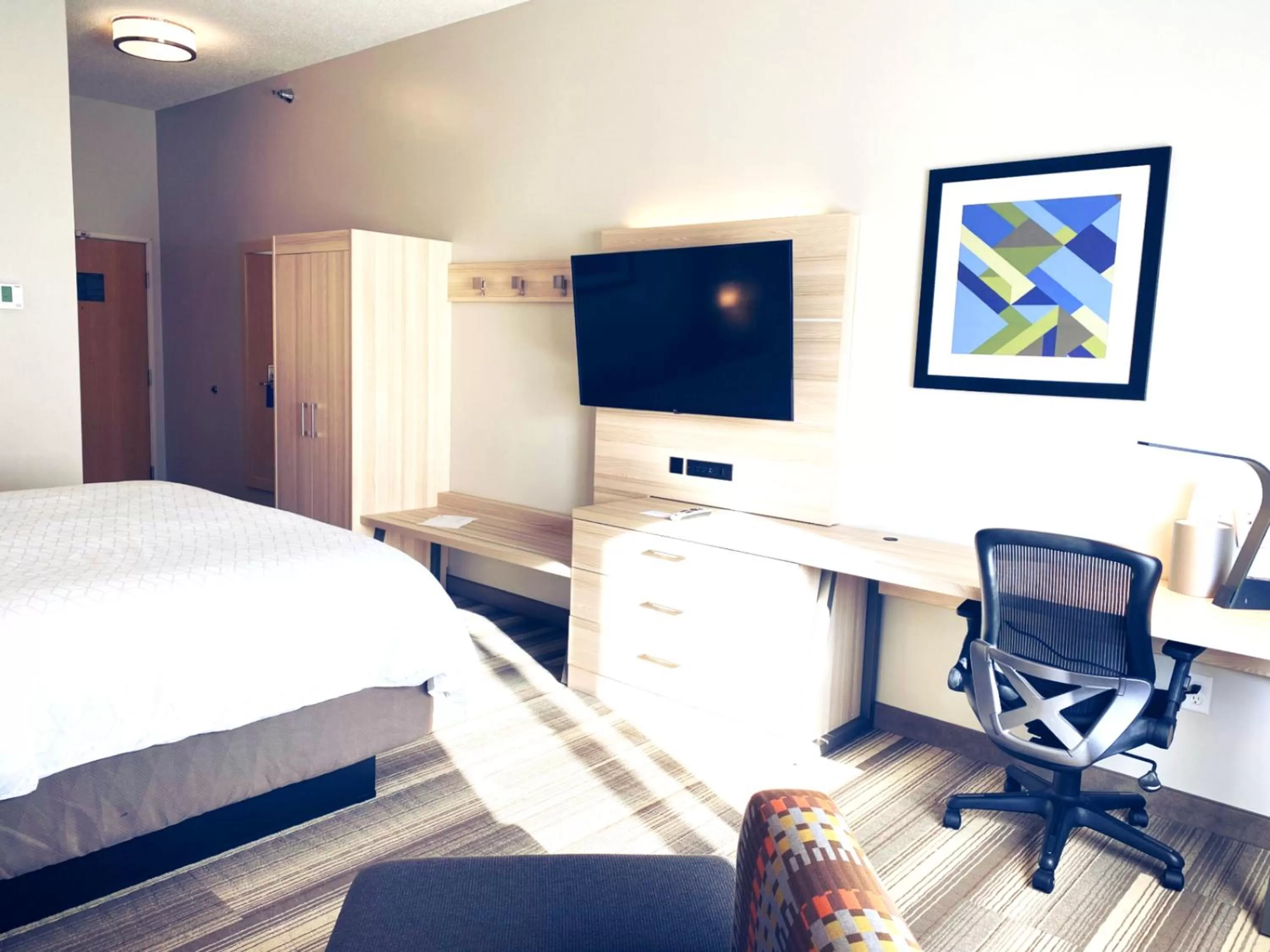 TV and multimedia, Bed in Holiday Inn Express Hotel & Suites Logansport by IHG