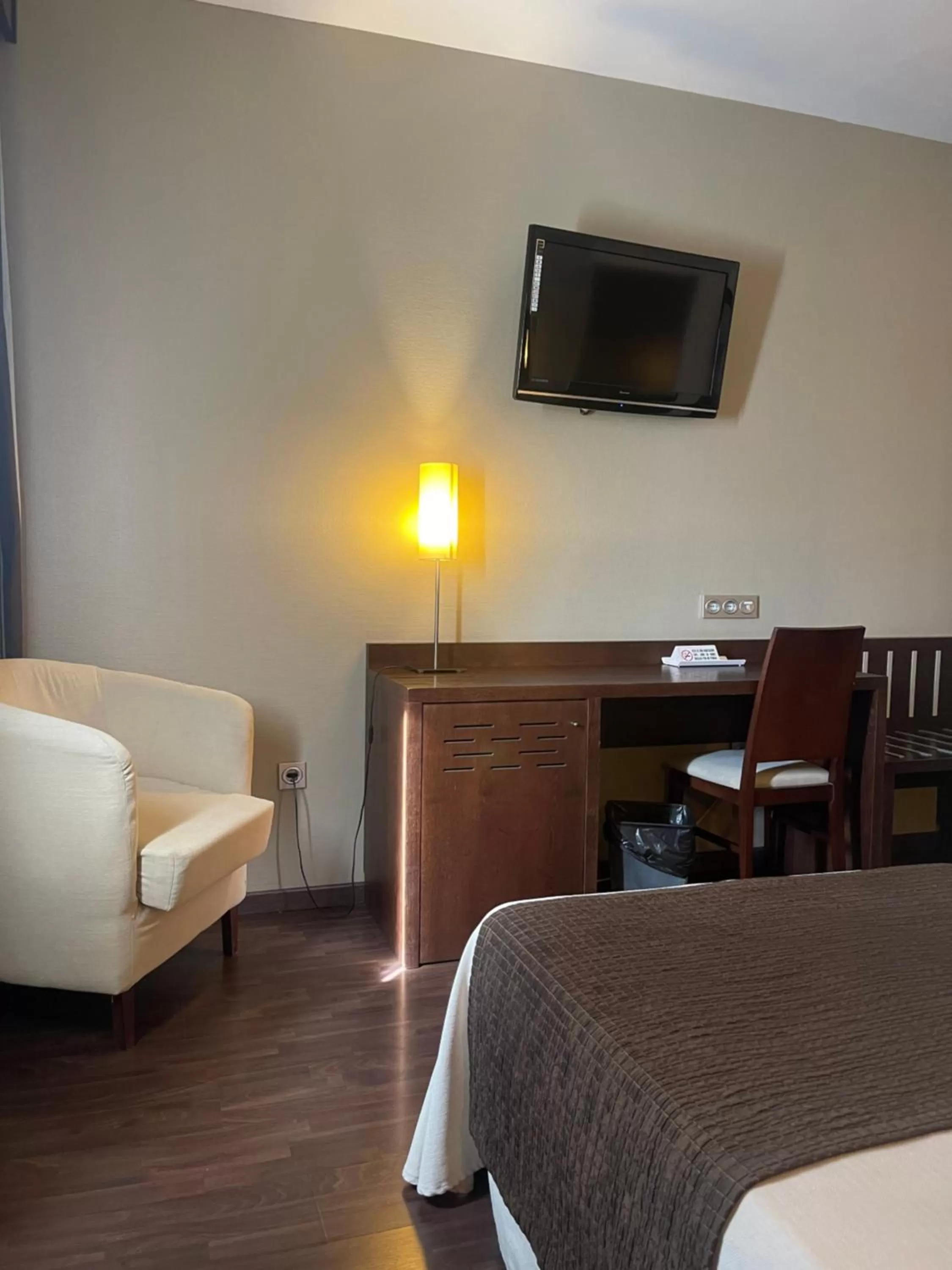 Photo of the whole room, Bed in Complejo 24H