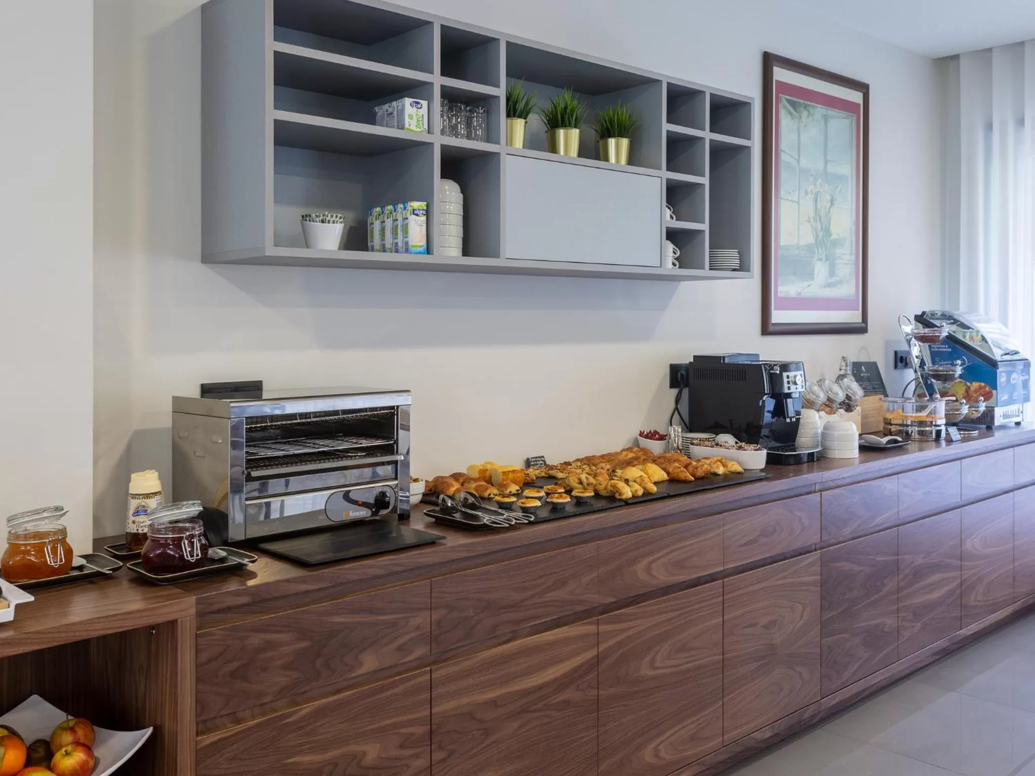 Continental breakfast in Hotel Afonso V & SPA