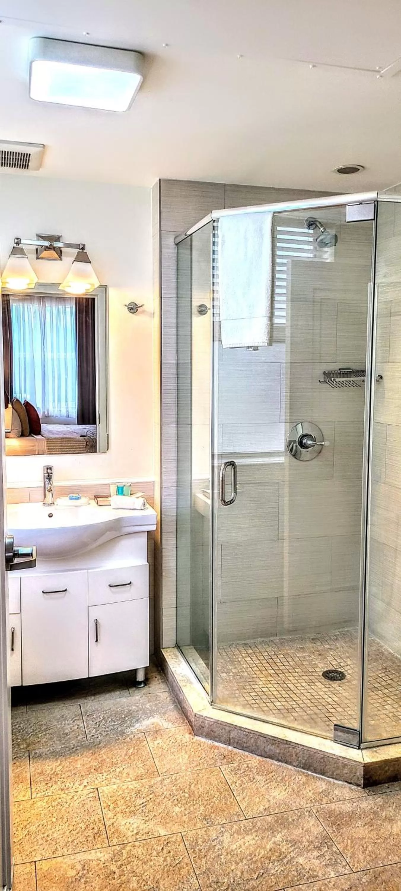 Bathroom in Villa Italia South Beach