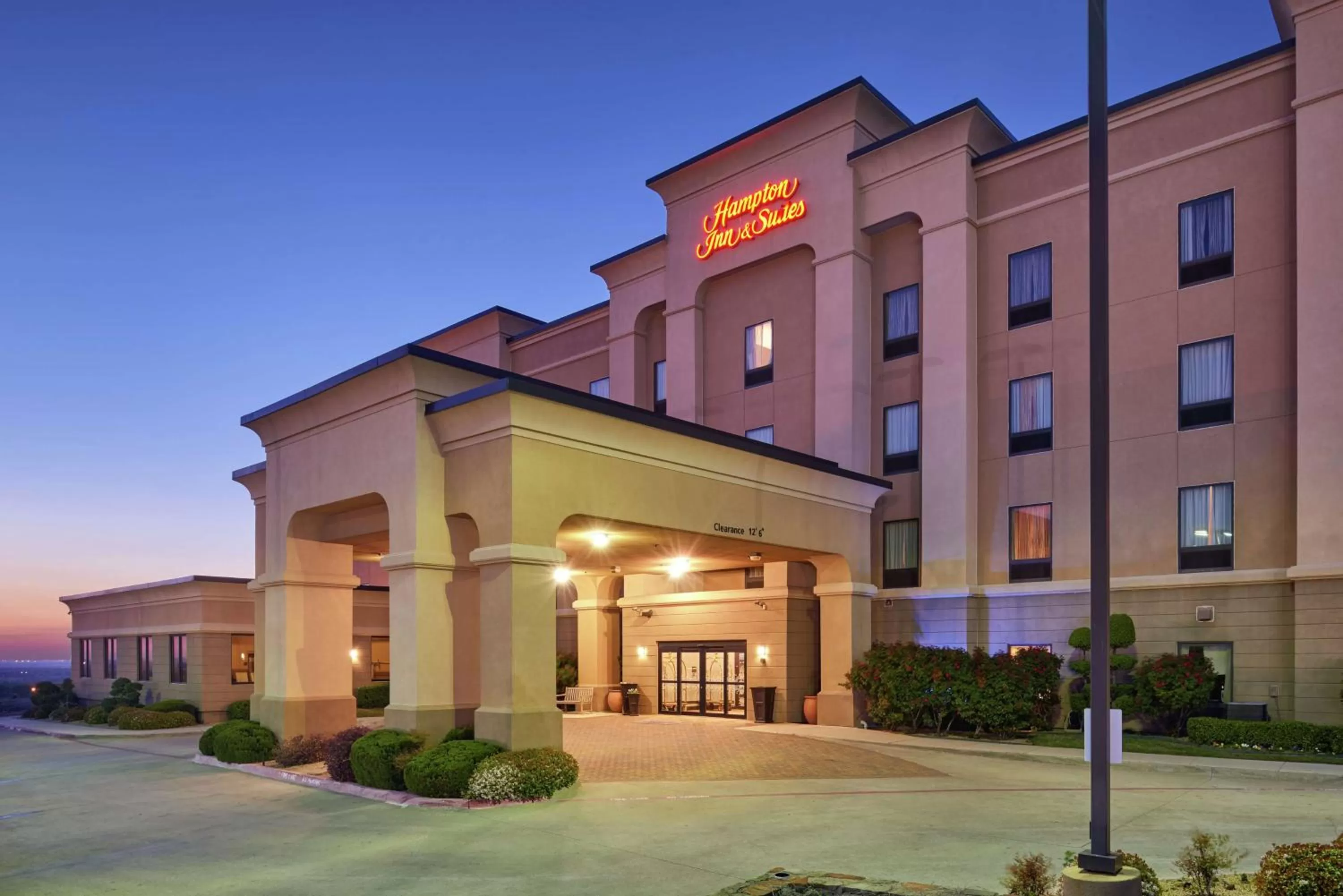 Property building in Hampton Inn & Suites Decatur