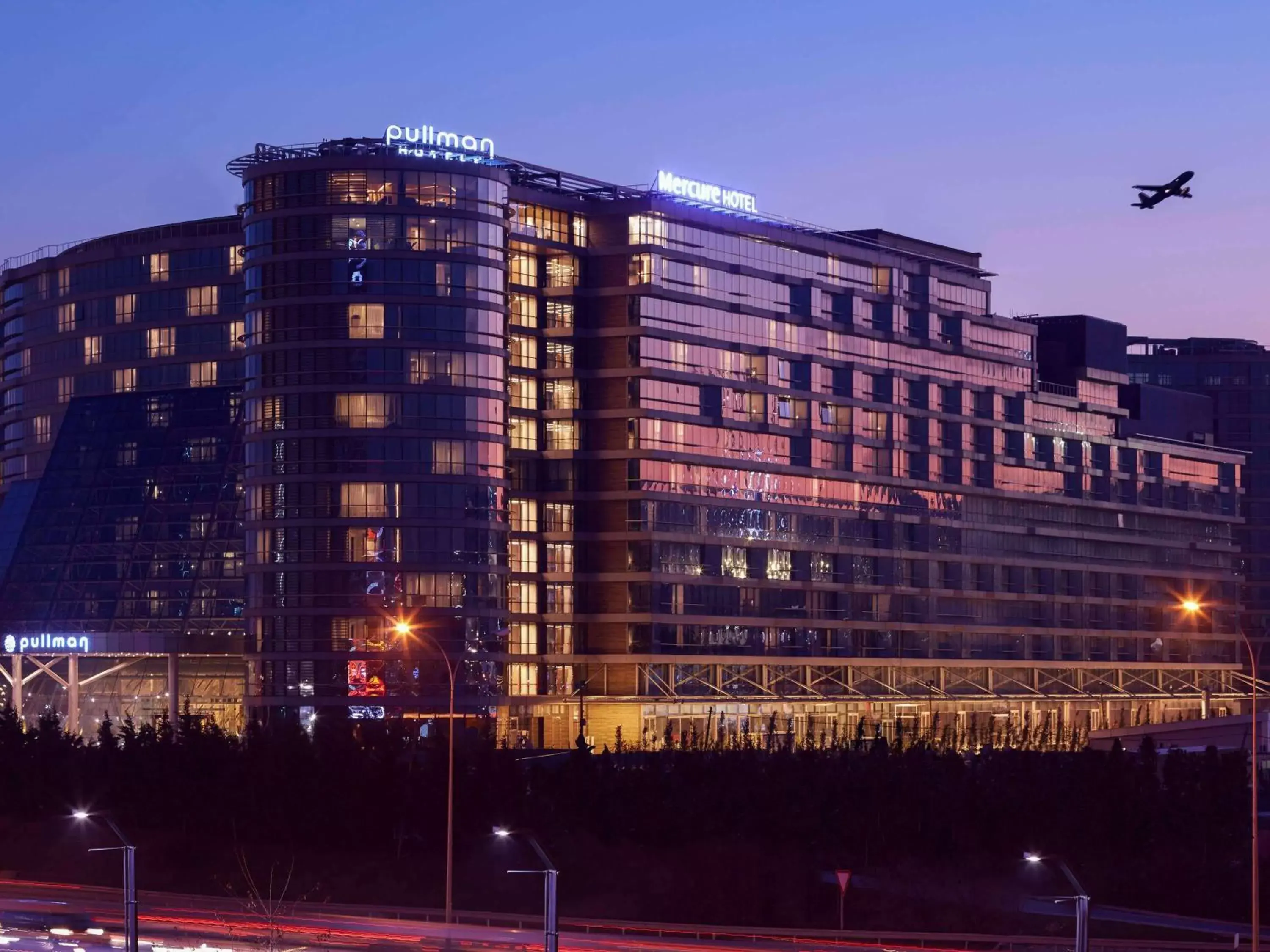 Pullman Istanbul Hotel & Convention Center Pullman Istanbul Hotel & Convention Center