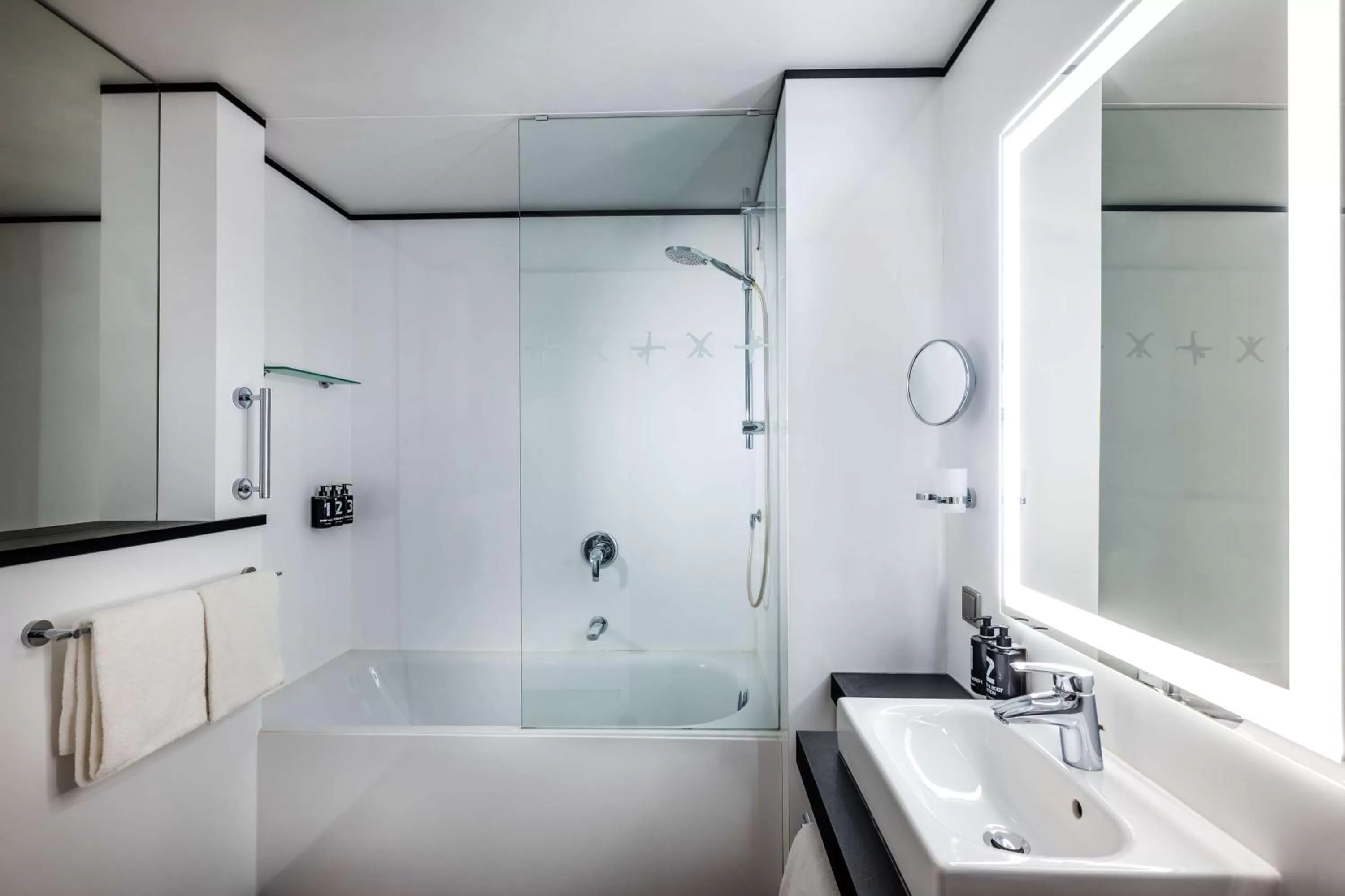 Bathroom in Lindner Hotel Dusseldorf Airport, part of JdV by Hyatt