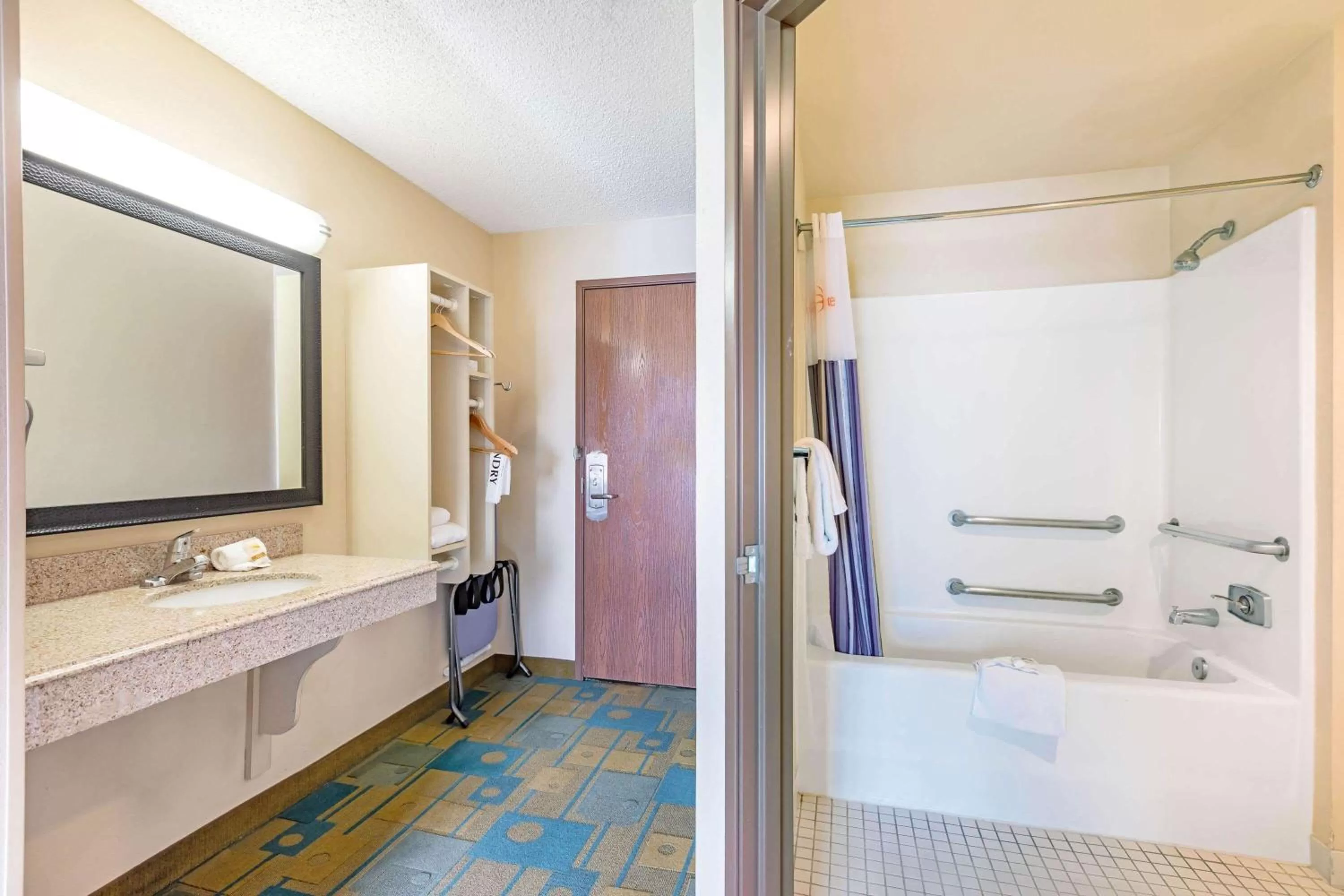 Bathroom in La Quinta by Wyndham El Paso East