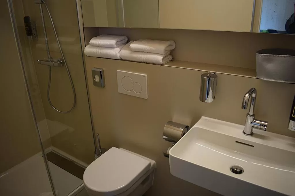 Shower in New Age Boardinghaus N70