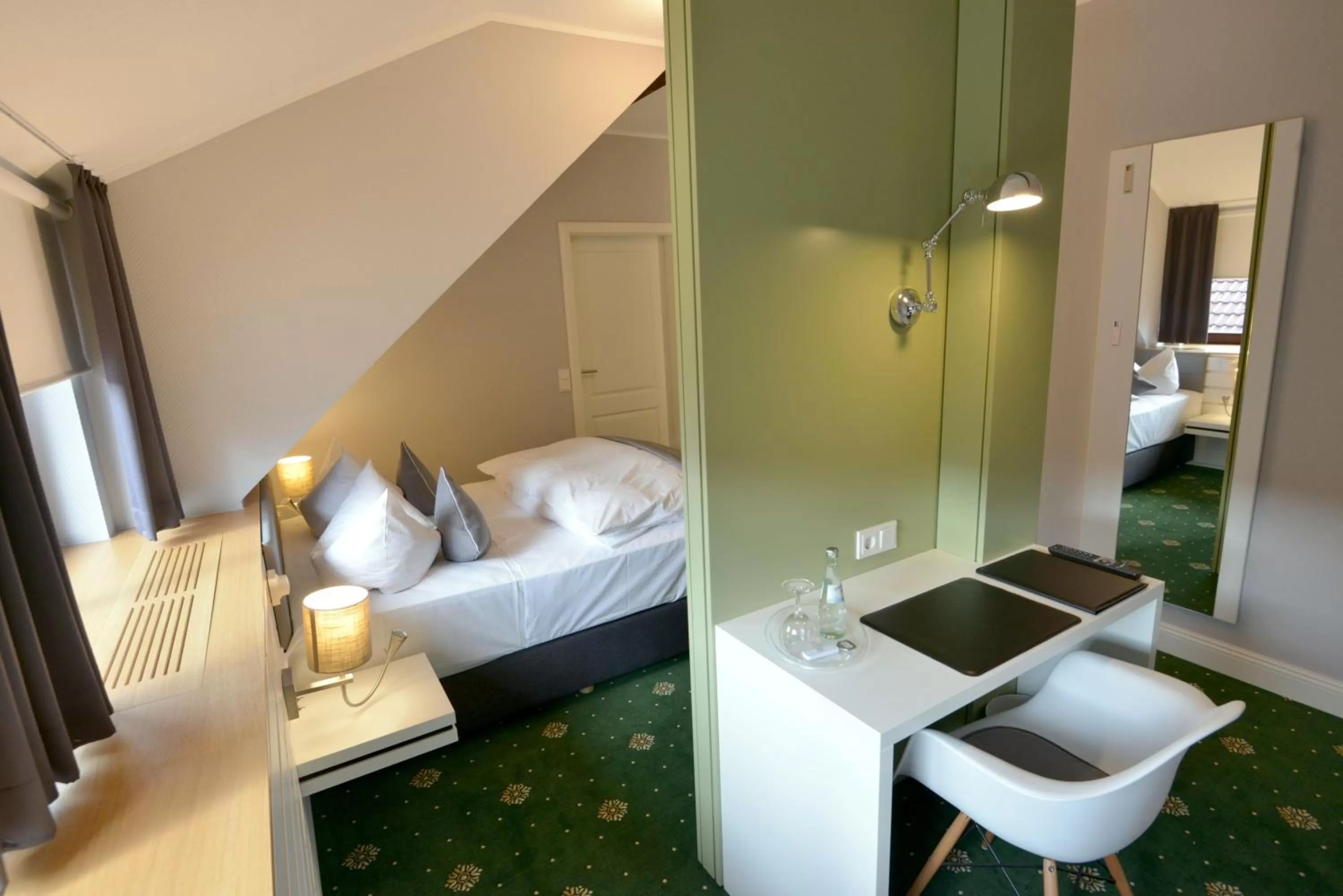 Property building, Bed in Hotel Restaurant Waldesruh