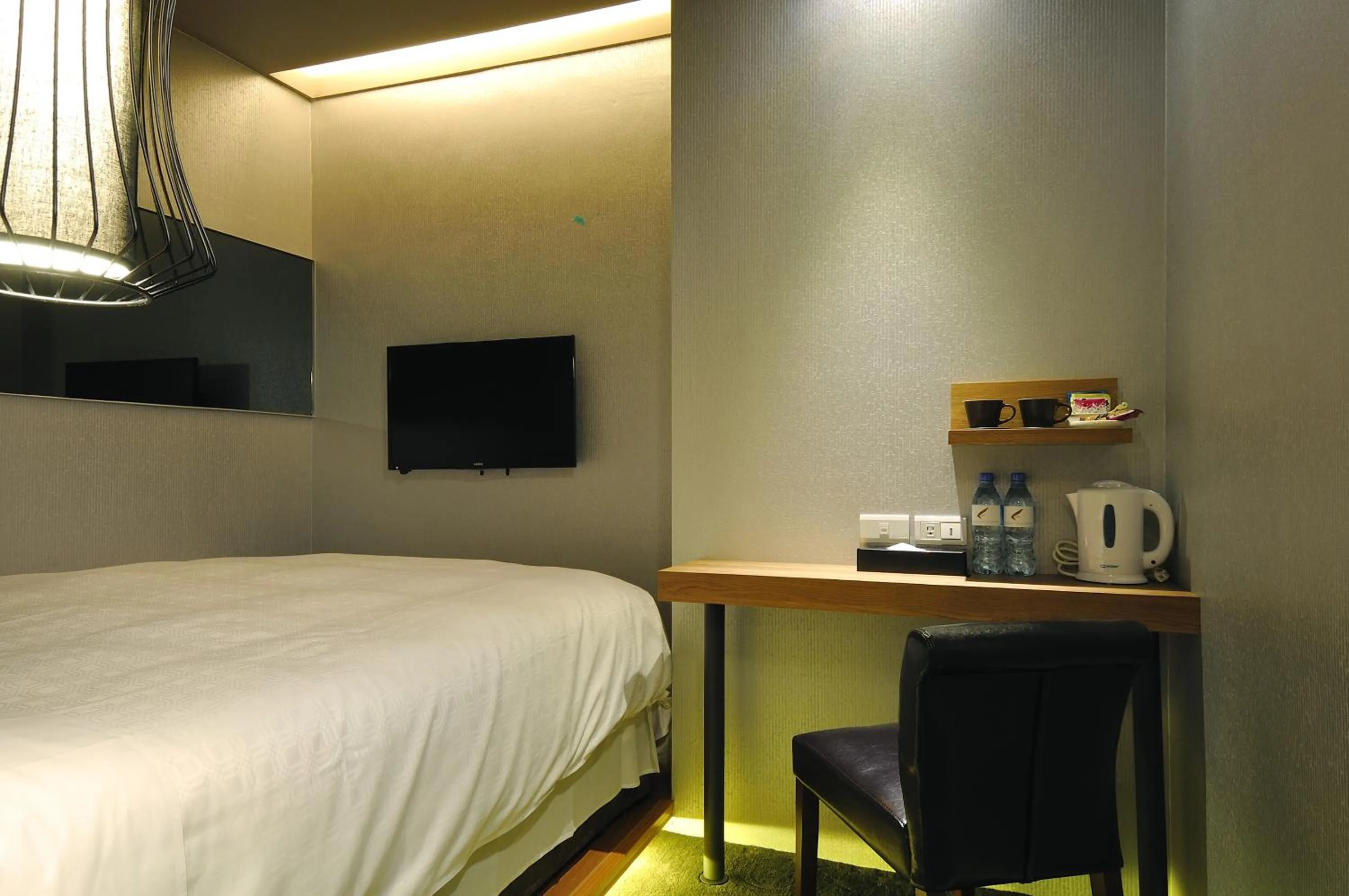 Bed in Forward Suites II