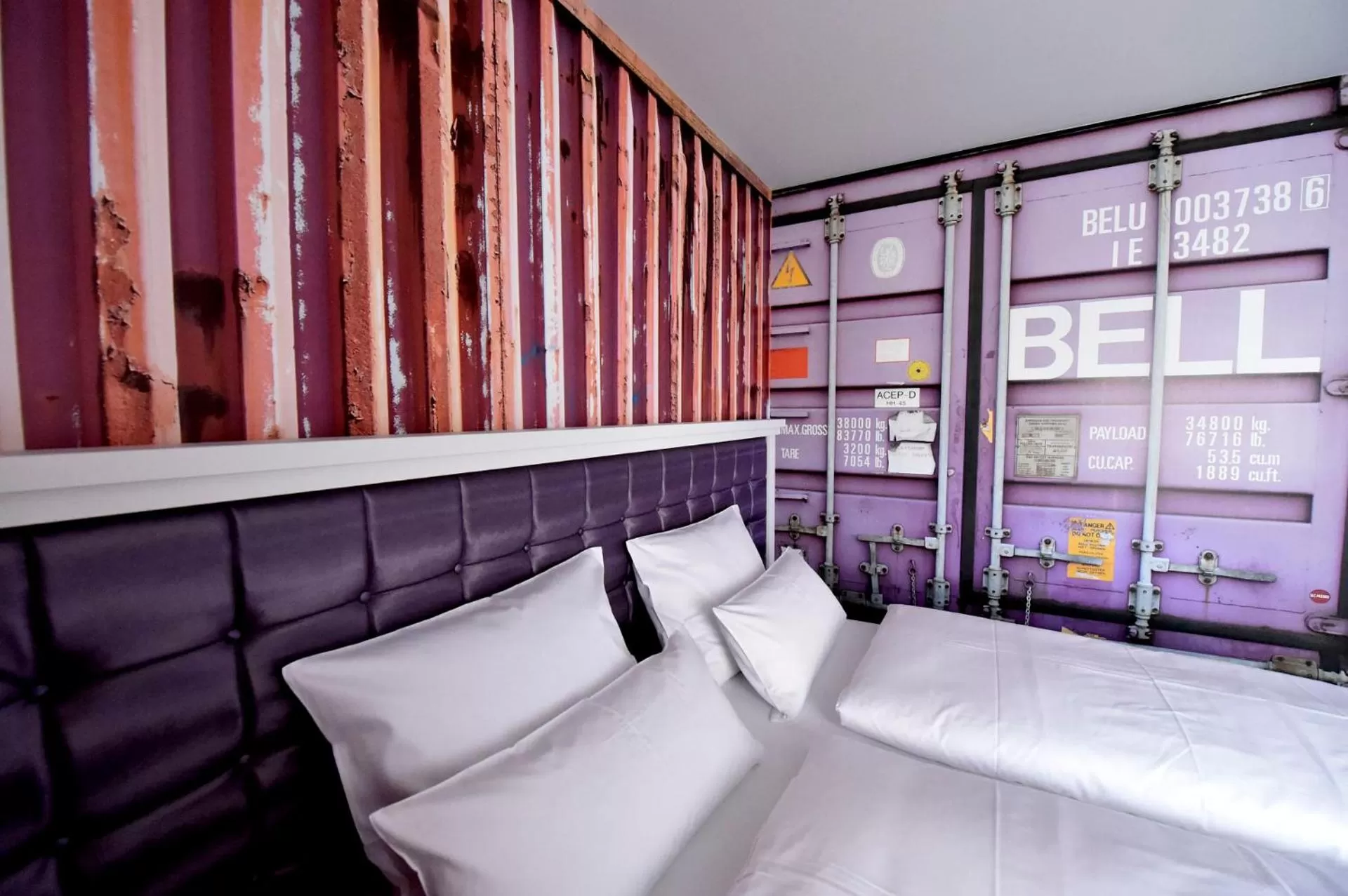 Decorative detail, Bed in MOMENTS Boutique Hotel