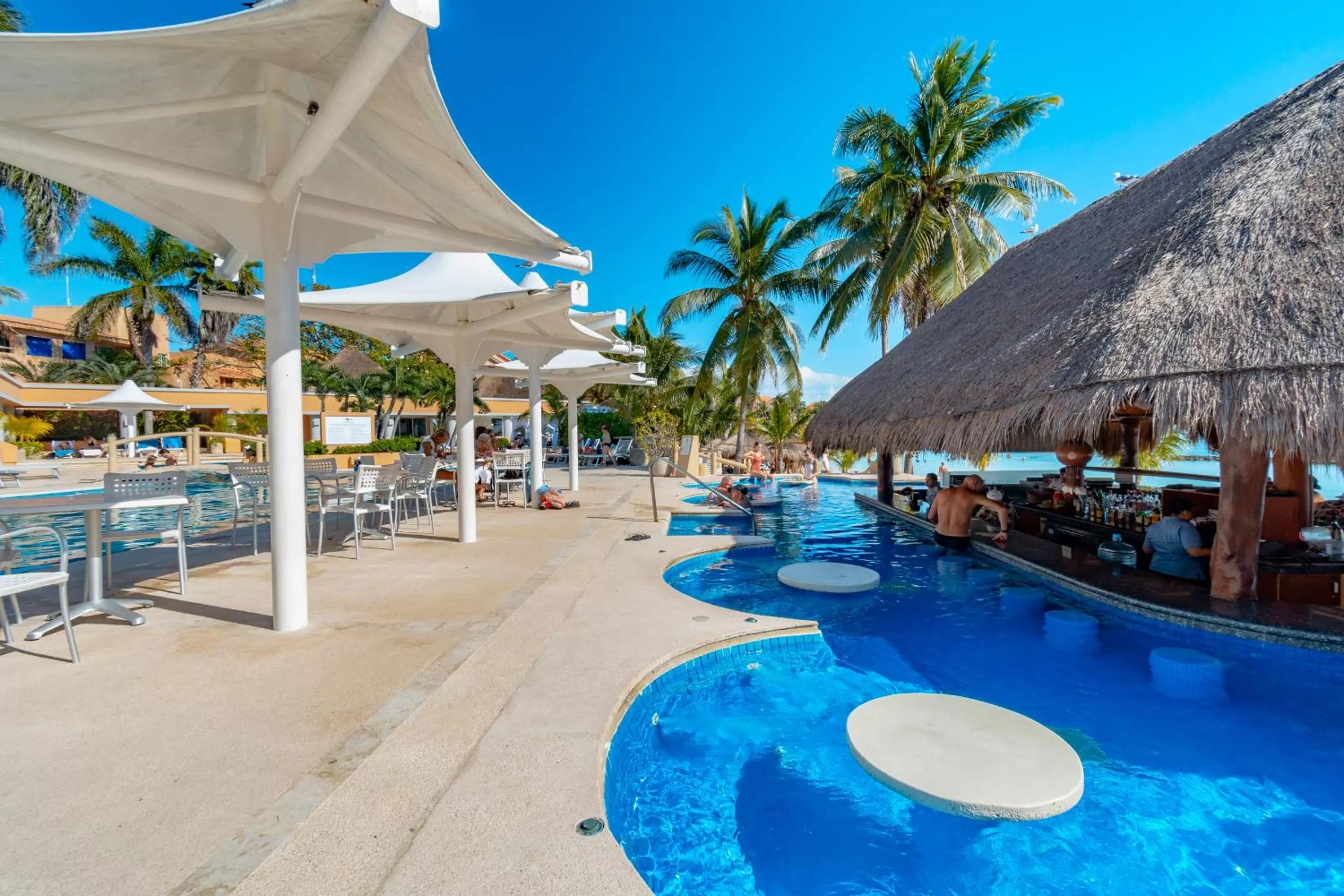 Lounge or bar in Puerto Aventuras Hotel & Beach Club