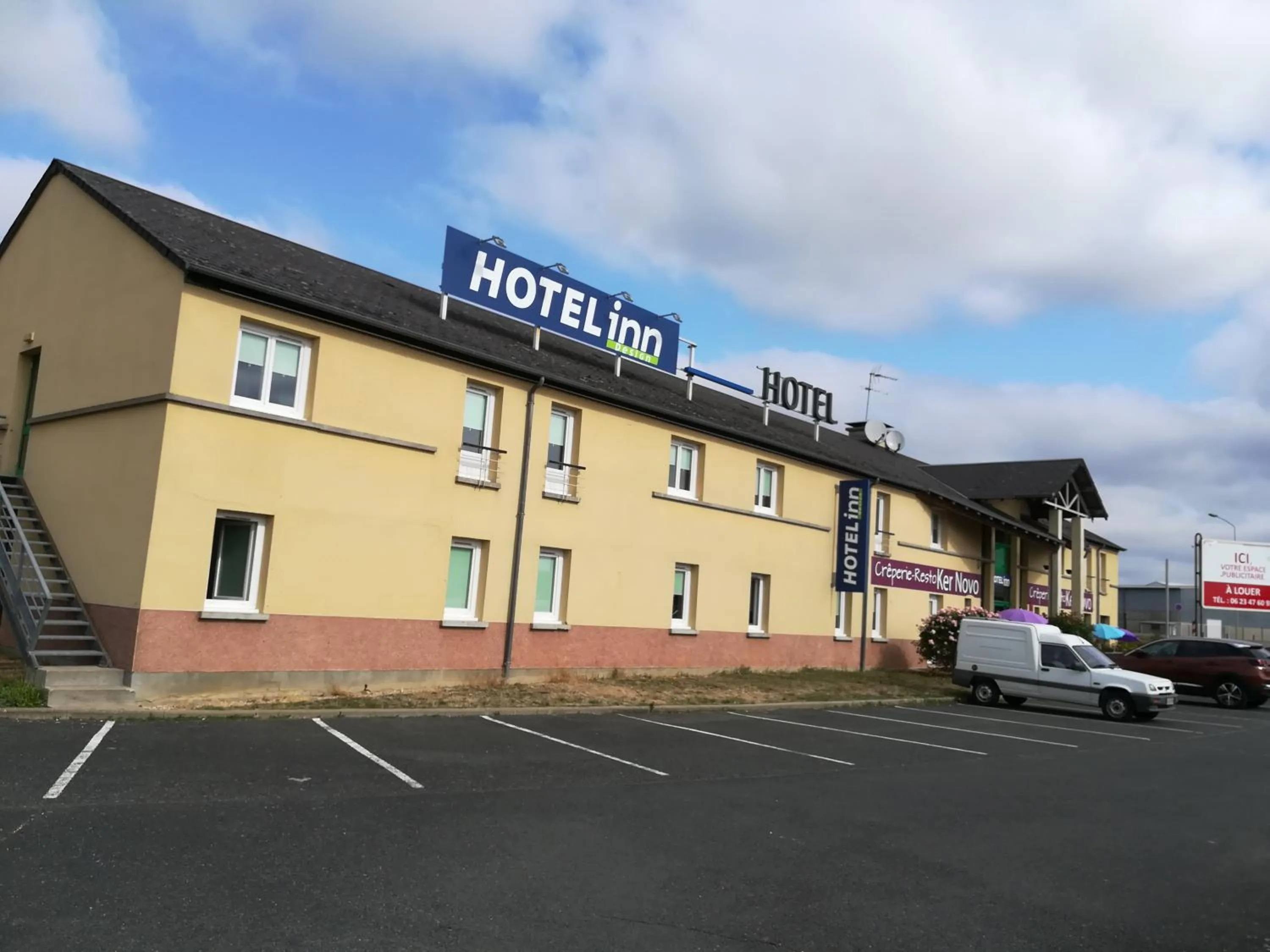 Facade/entrance in Hotel Inn Design Issoudun