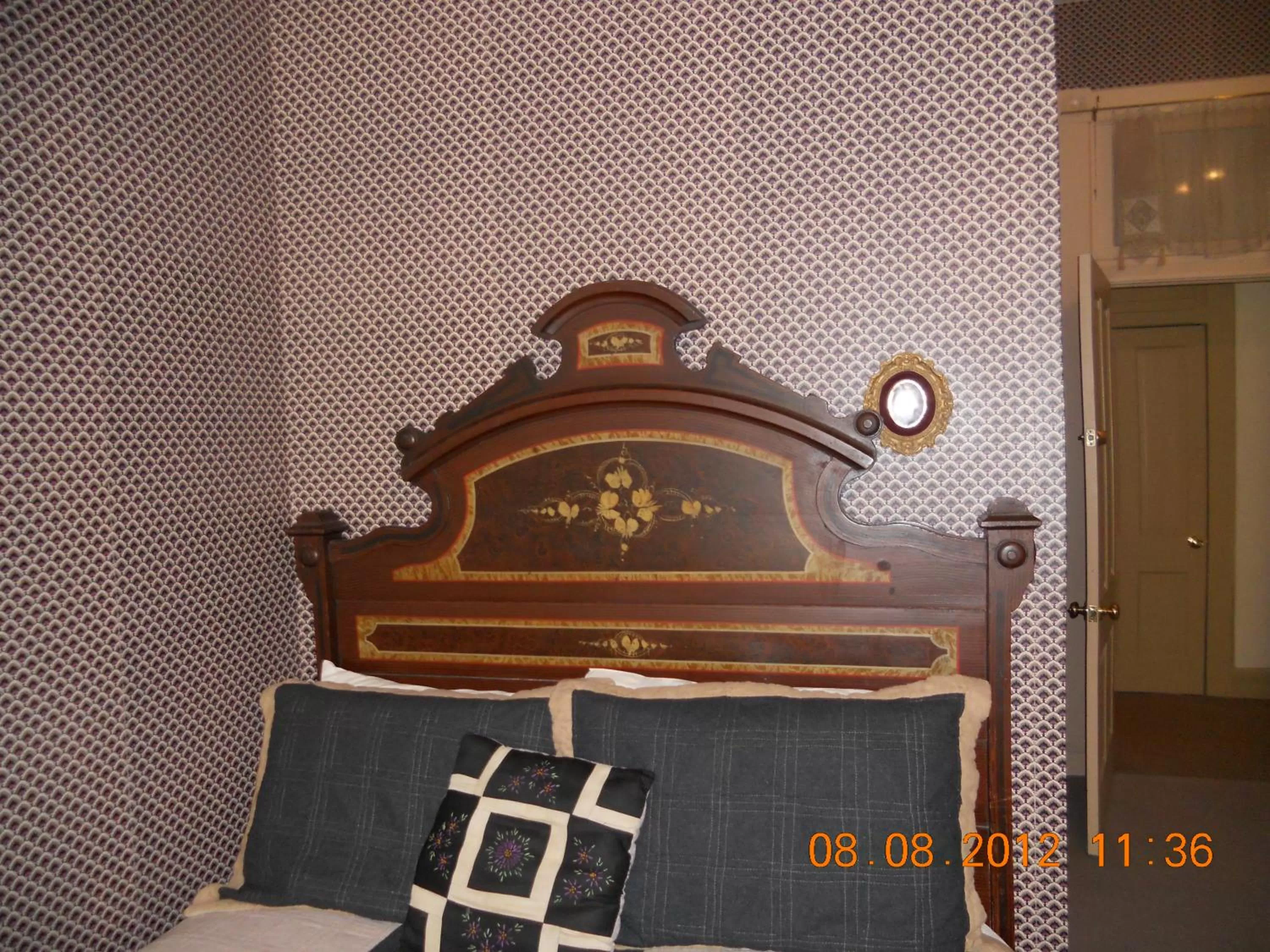 Property building, Bed in LandMark Inn at the Historic Bank of Oberlin