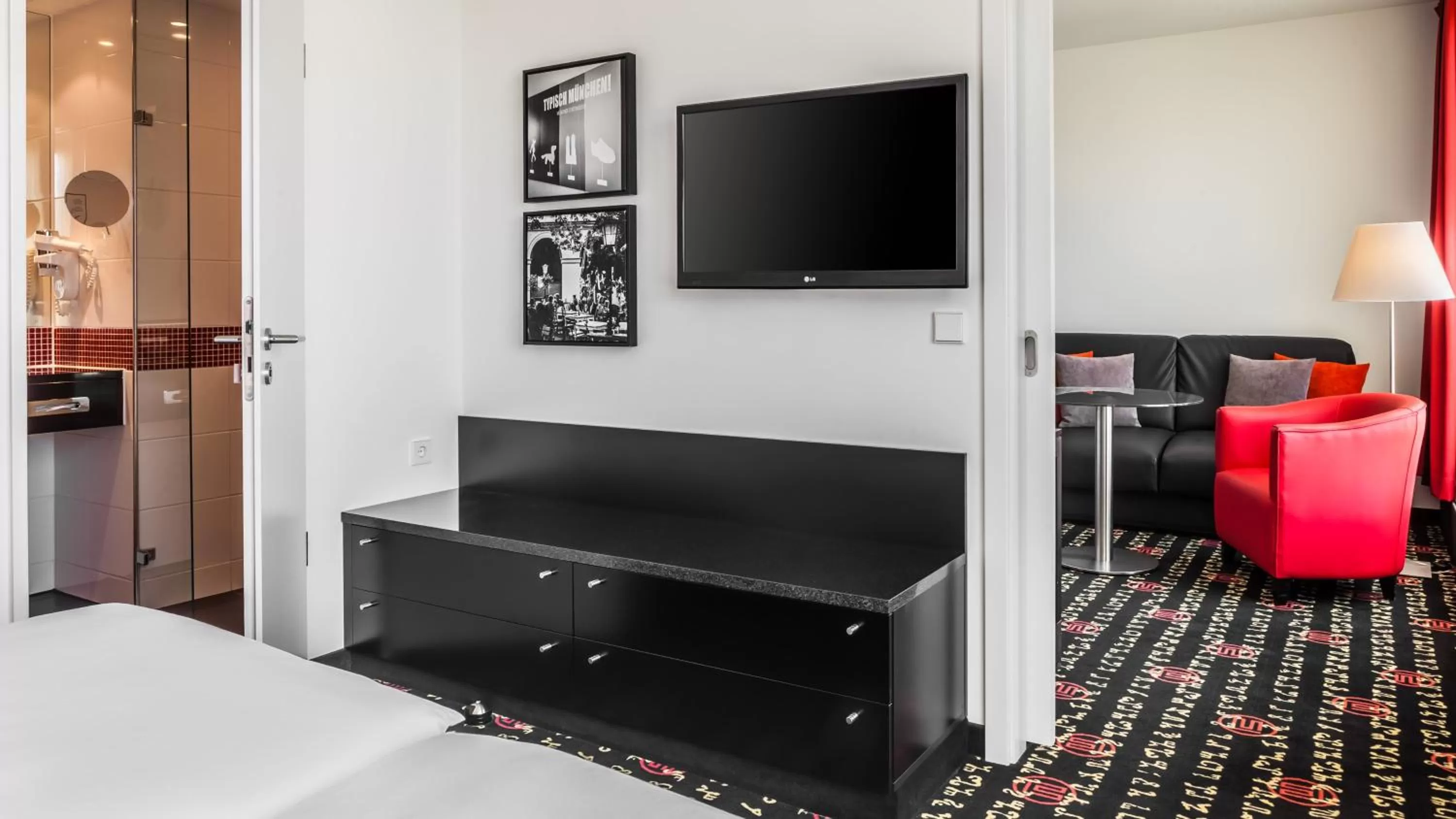 Bedroom, Bed in Holiday Inn Munich - Westpark by IHG