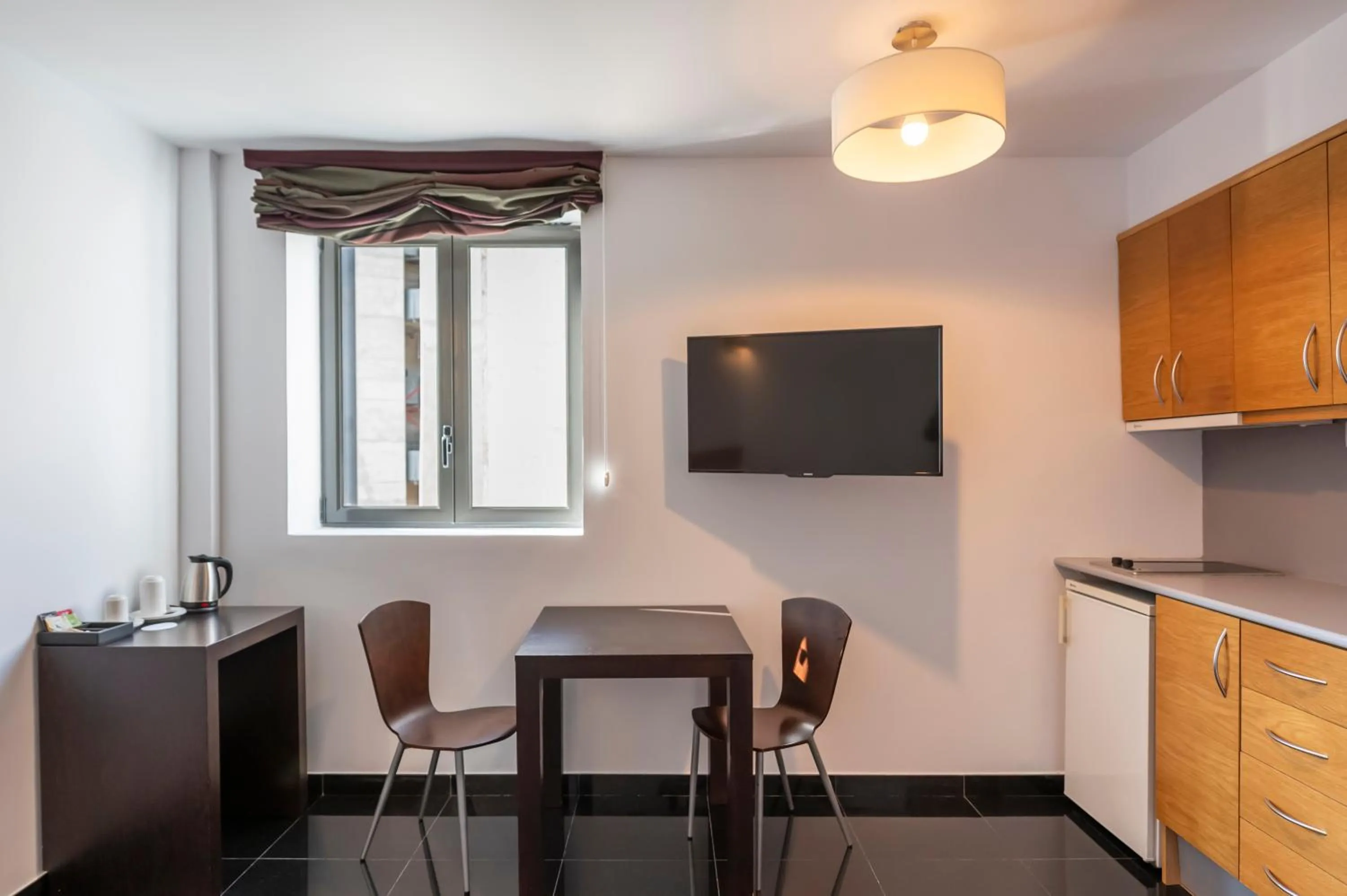 kitchen in Hesperia Fira