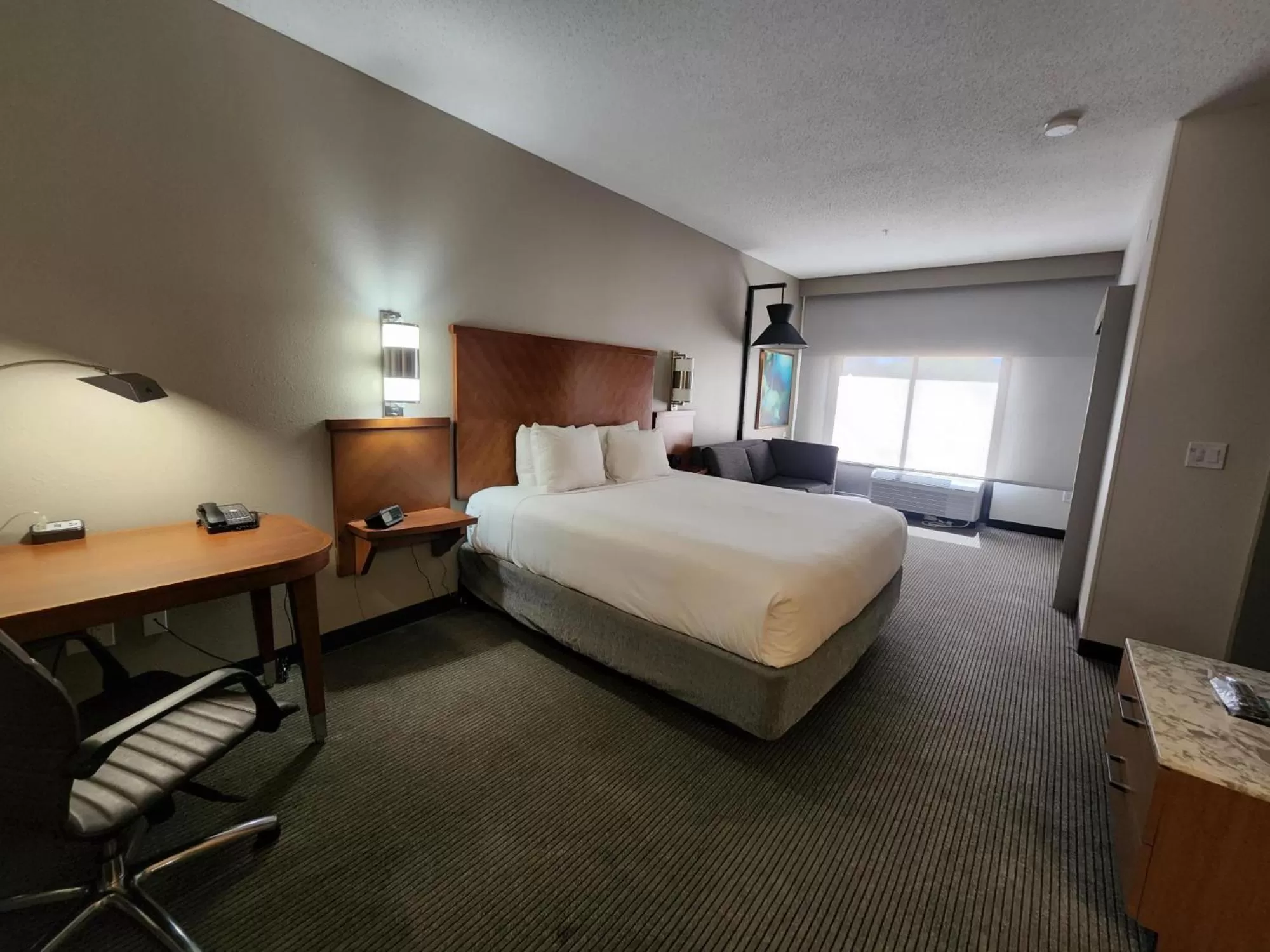 Photo of the whole room, Bed in Hyatt Place Colorado Springs Garden Of The Gods