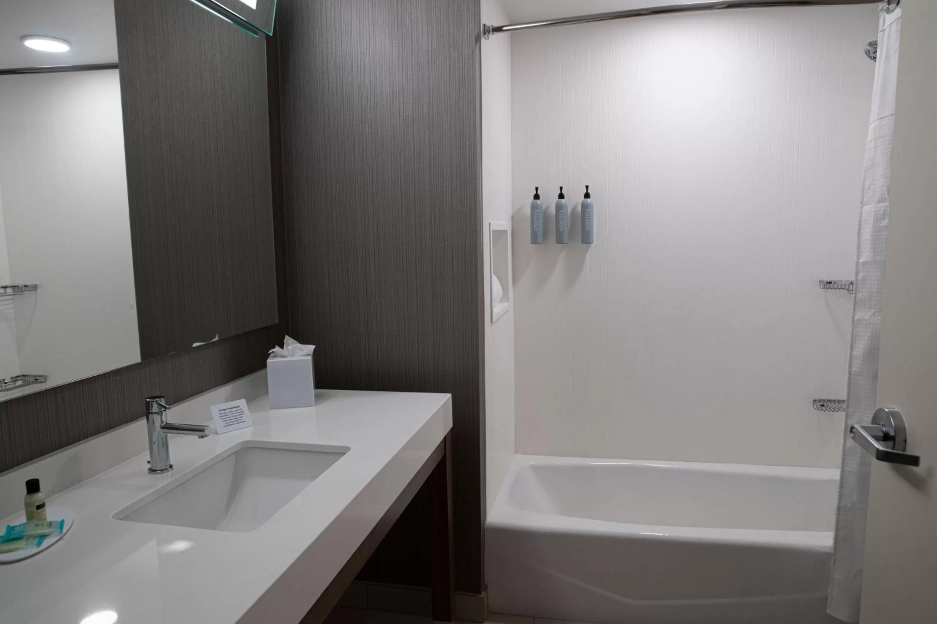 Bathroom in Courtyard by Marriott Greenville Mauldin