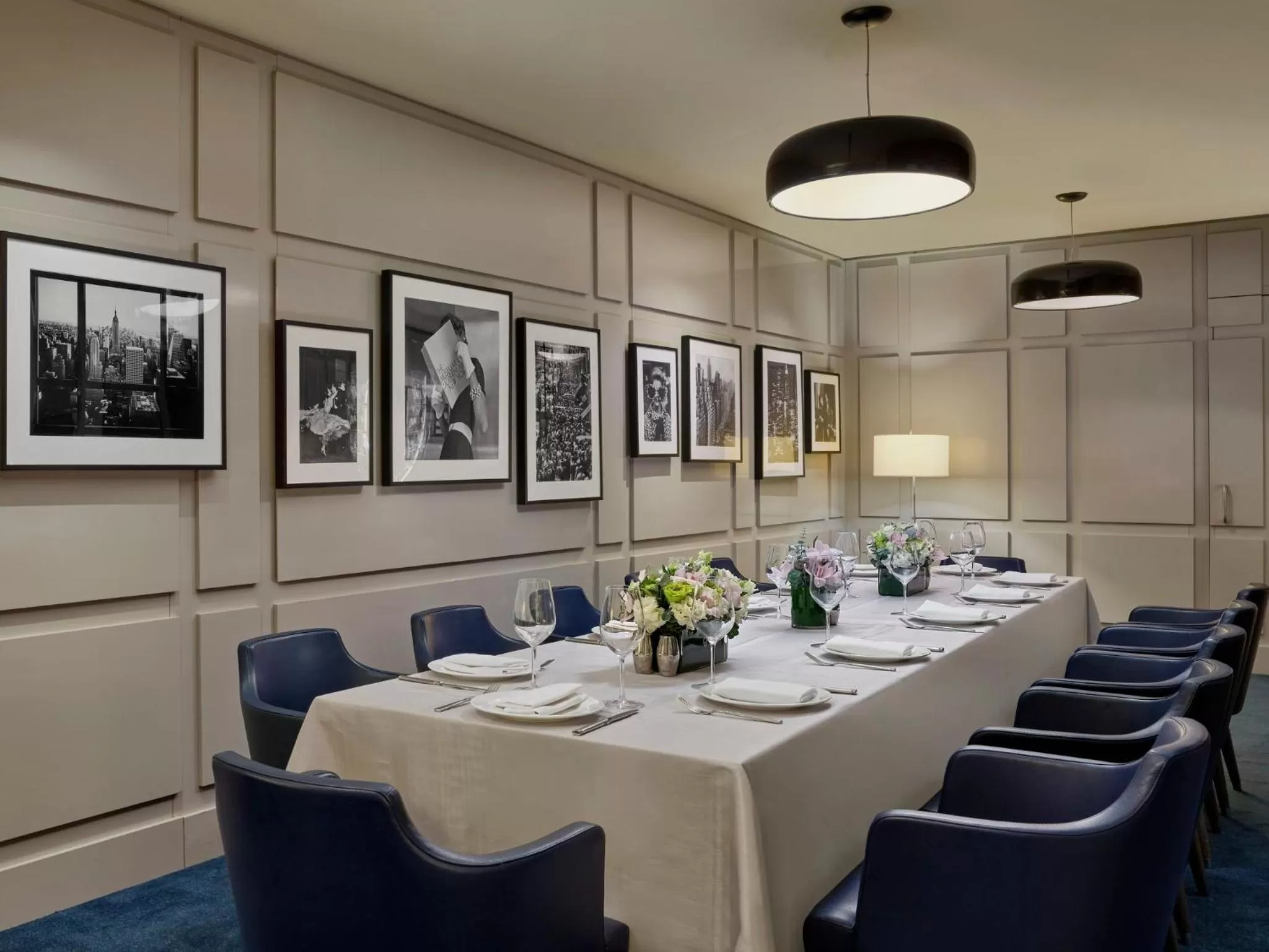 Restaurant/places to eat in Loews Regency New York Hotel