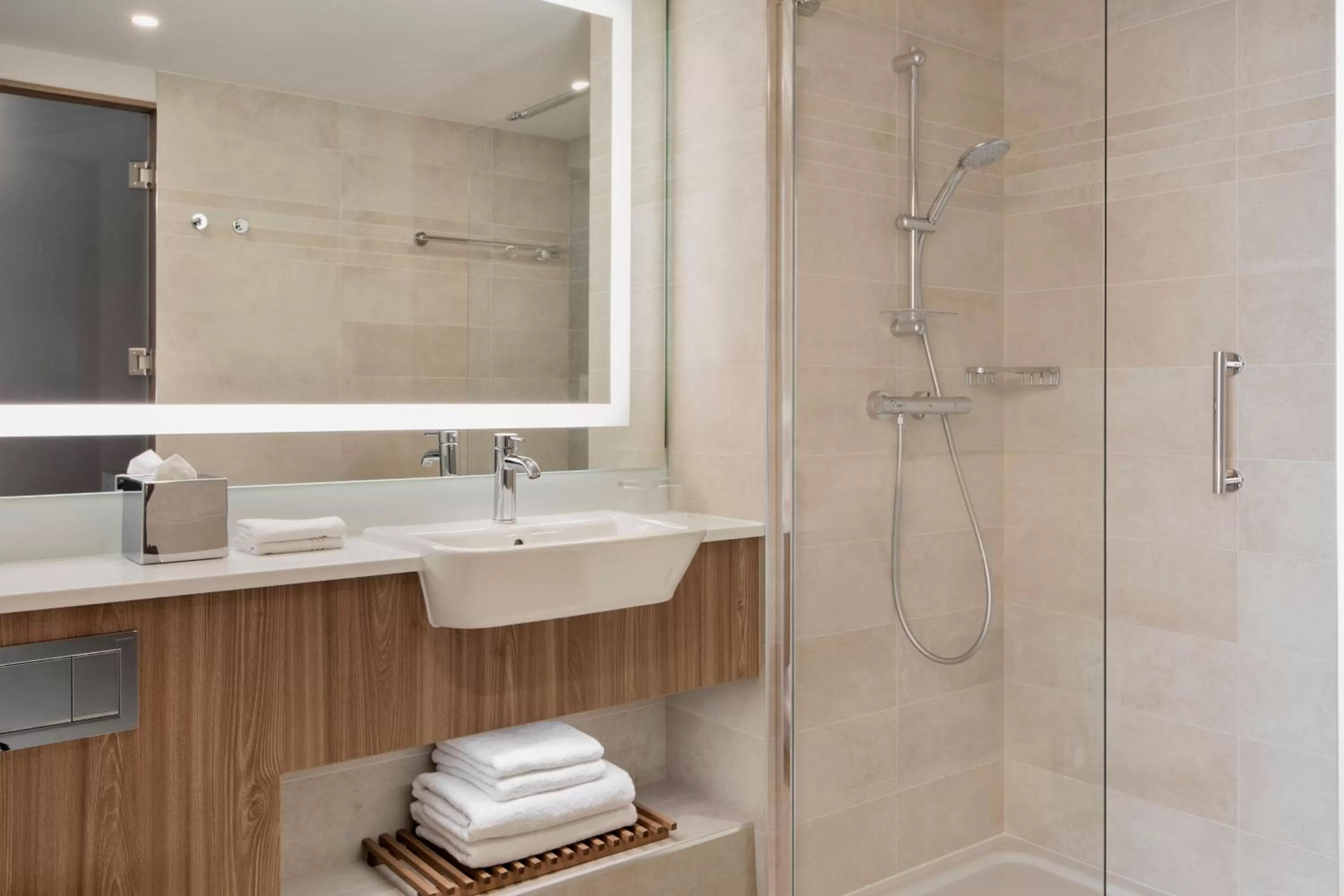 Bathroom in Courtyard by Marriott Szczecin City