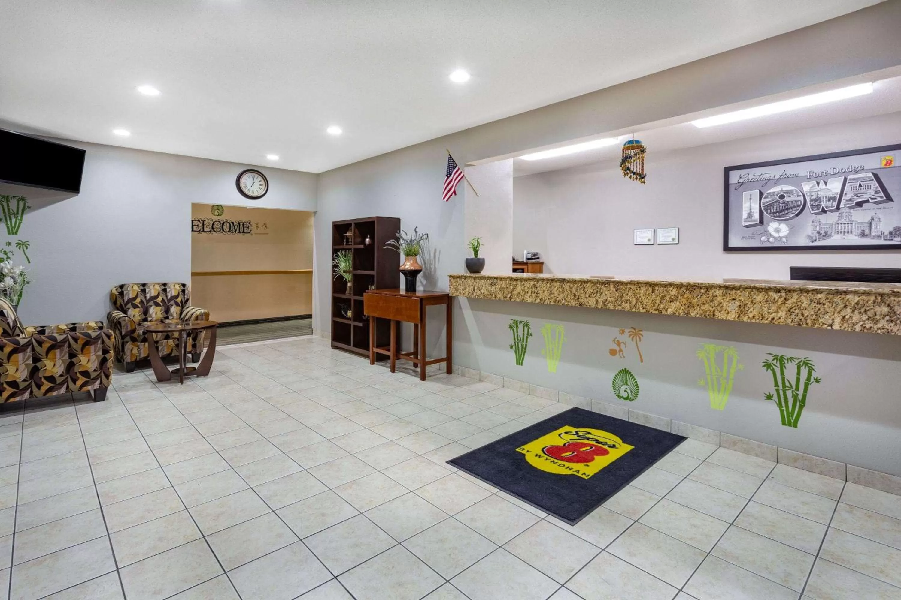Lobby or reception in Super 8 by Wyndham Fort Dodge IA
