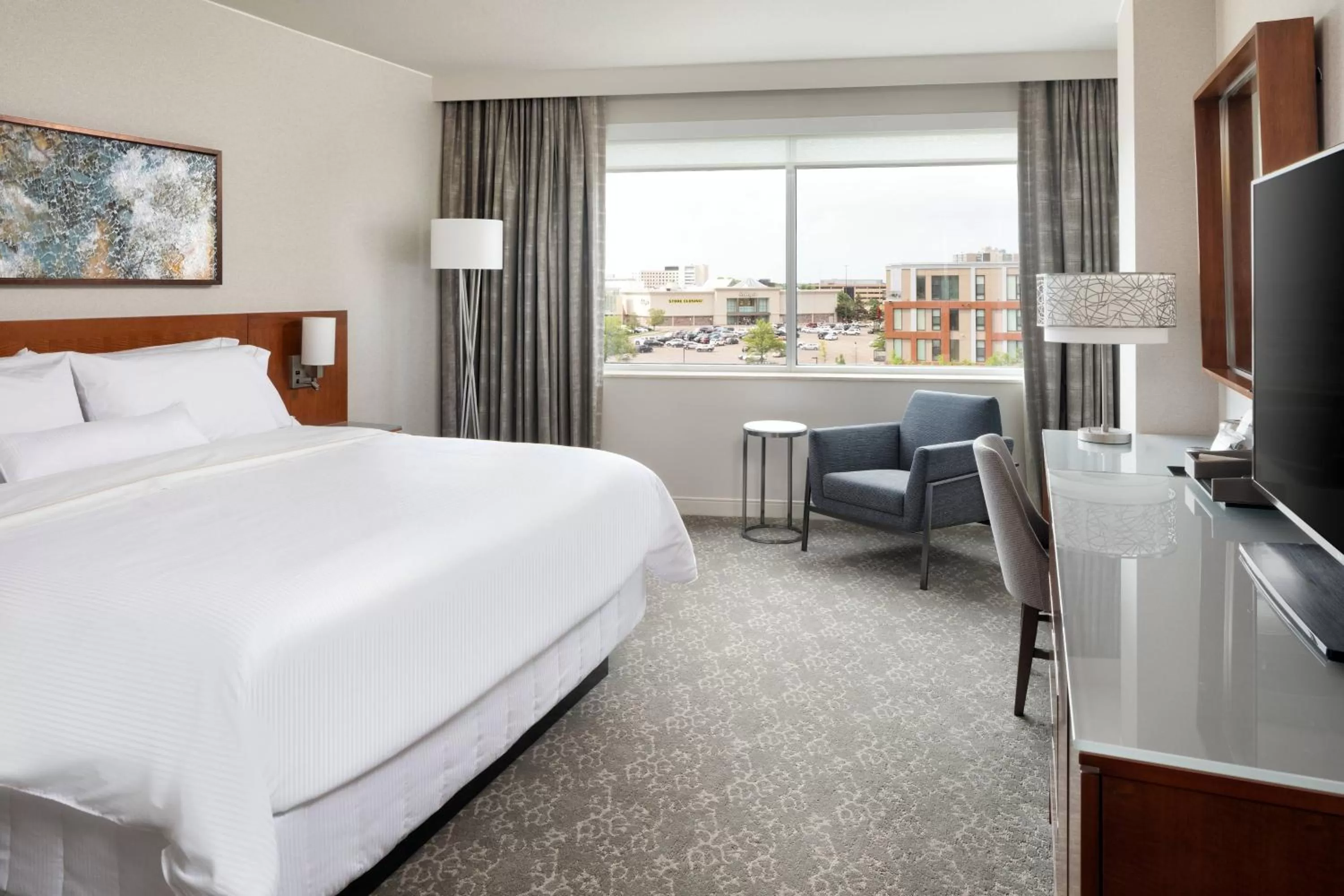 Photo of the whole room, Bed in The Westin Edina Galleria