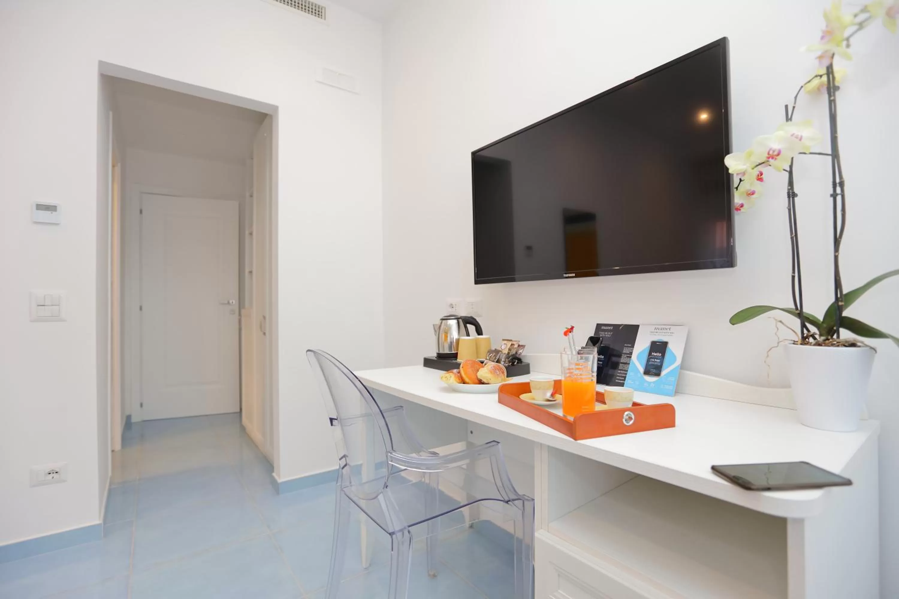 Coffee/tea facilities in Domus Meta