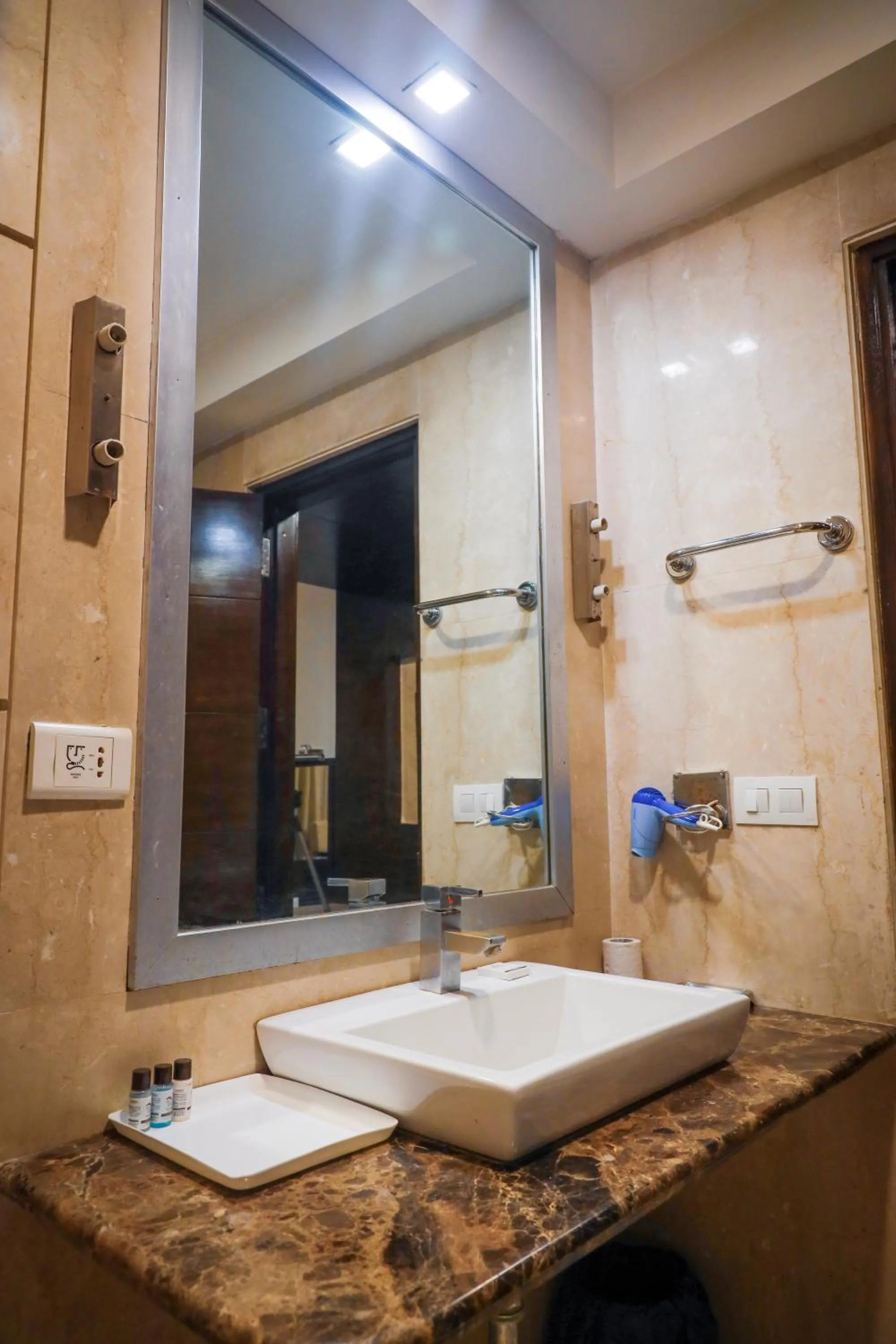 Bathroom in Hotel Airport Residency