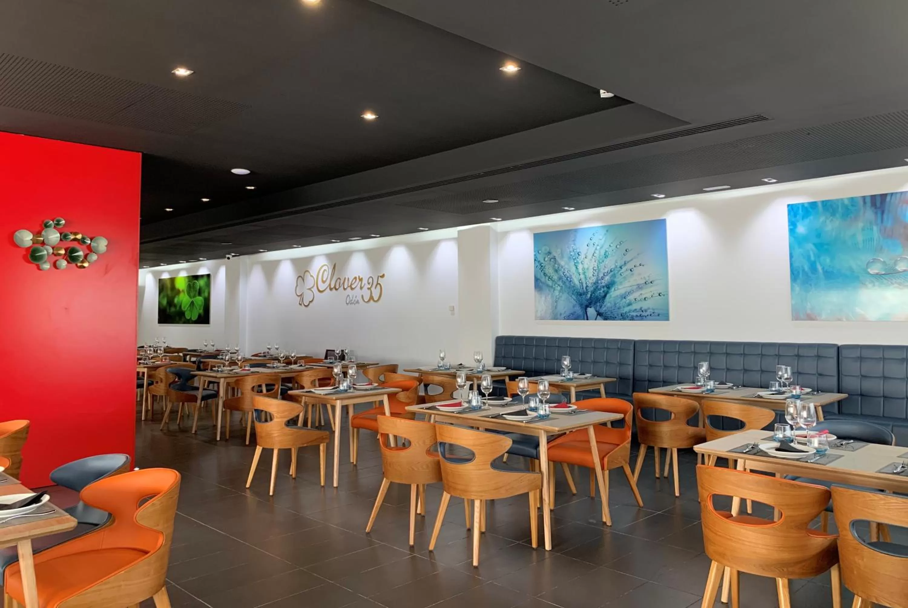 Restaurant/places to eat in Hotel Villa Odon