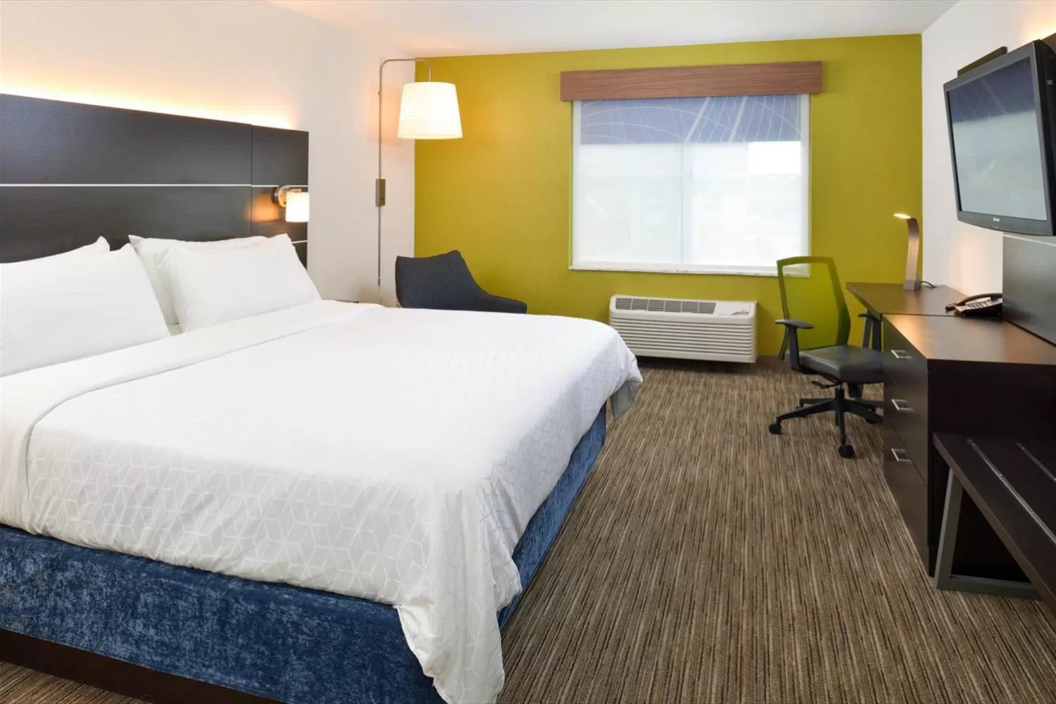 Bedroom, Bed in Holiday Inn Express Wixom by IHG