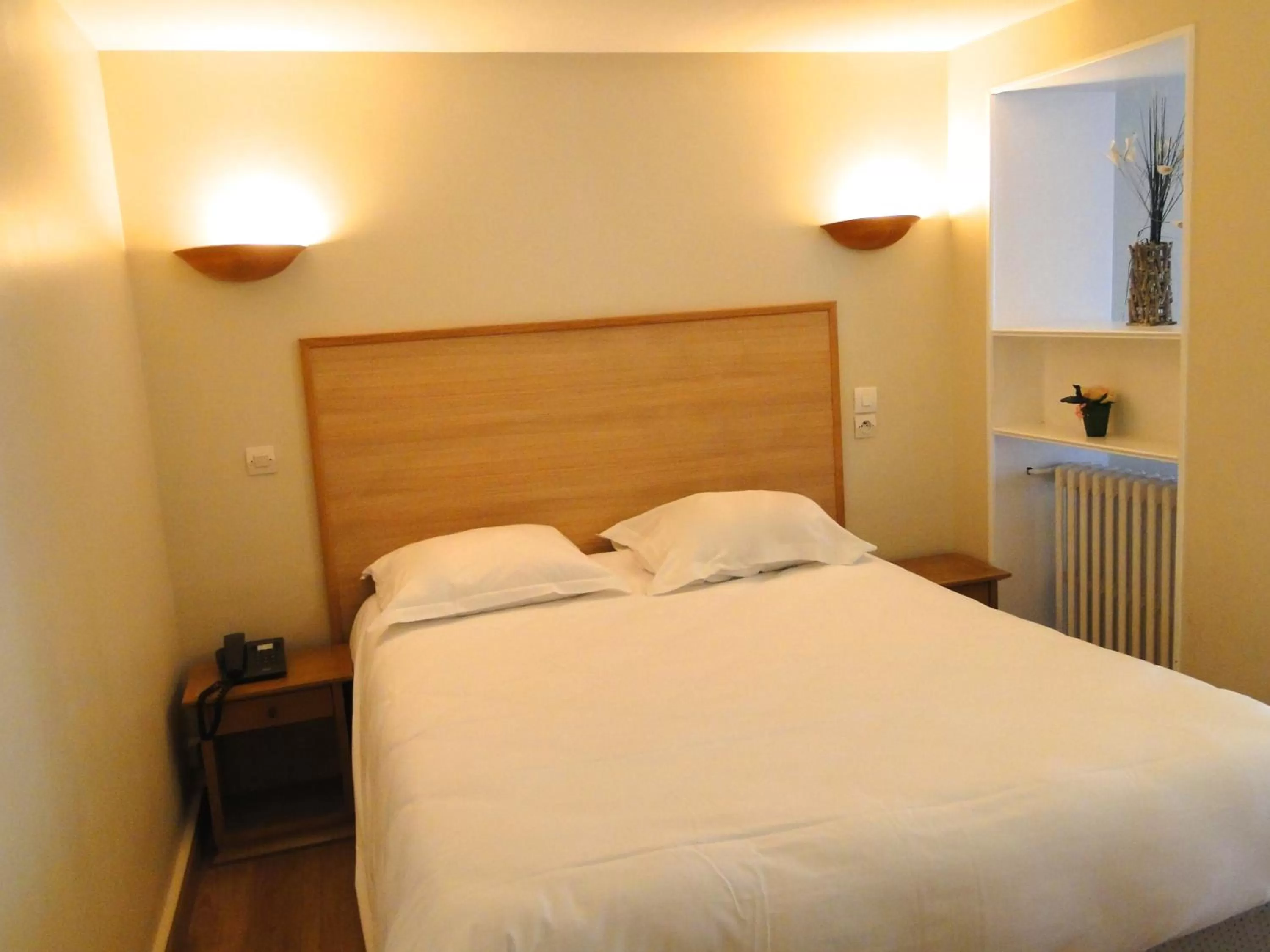 Family Room  Garden side with  terrace (2 adults + 2 children) in Hôtel De La Mer - Deauville Blonville - Boutique Hôtel de charme vue Mer ou Campagne - Accès direct plage