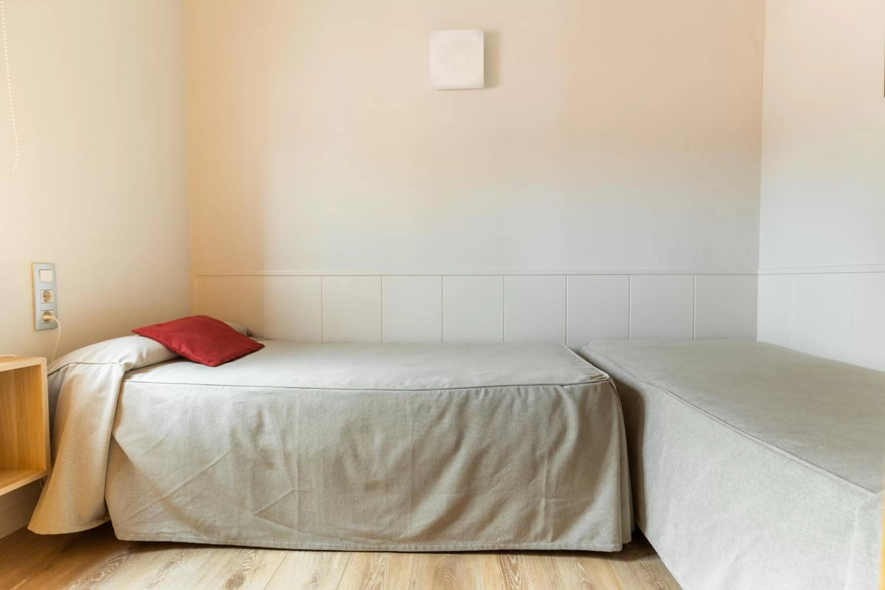 Bed in Atica Apartments - by Weflating