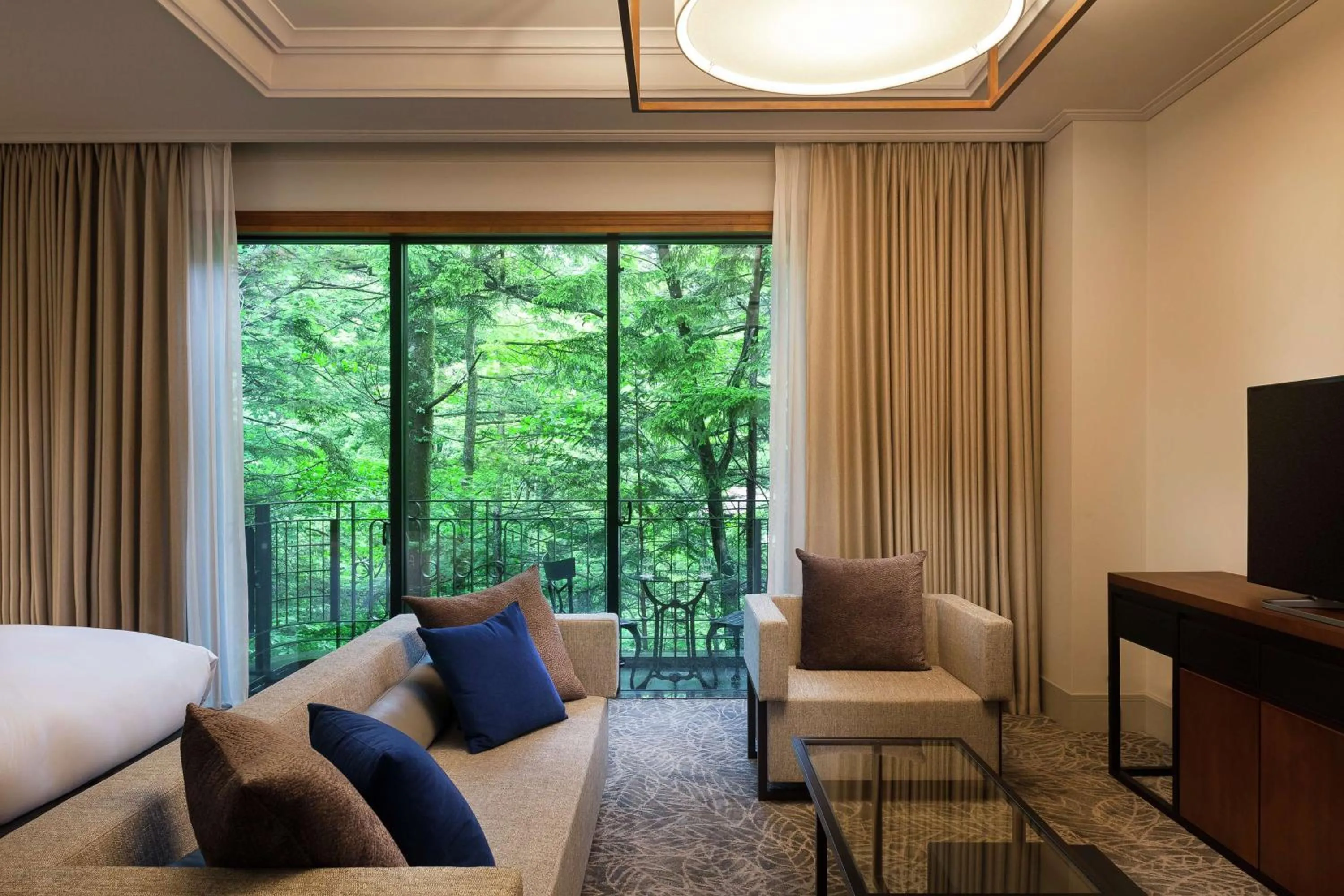 Living room in Kyukaruizawa Kikyo, Curio Collection by Hilton