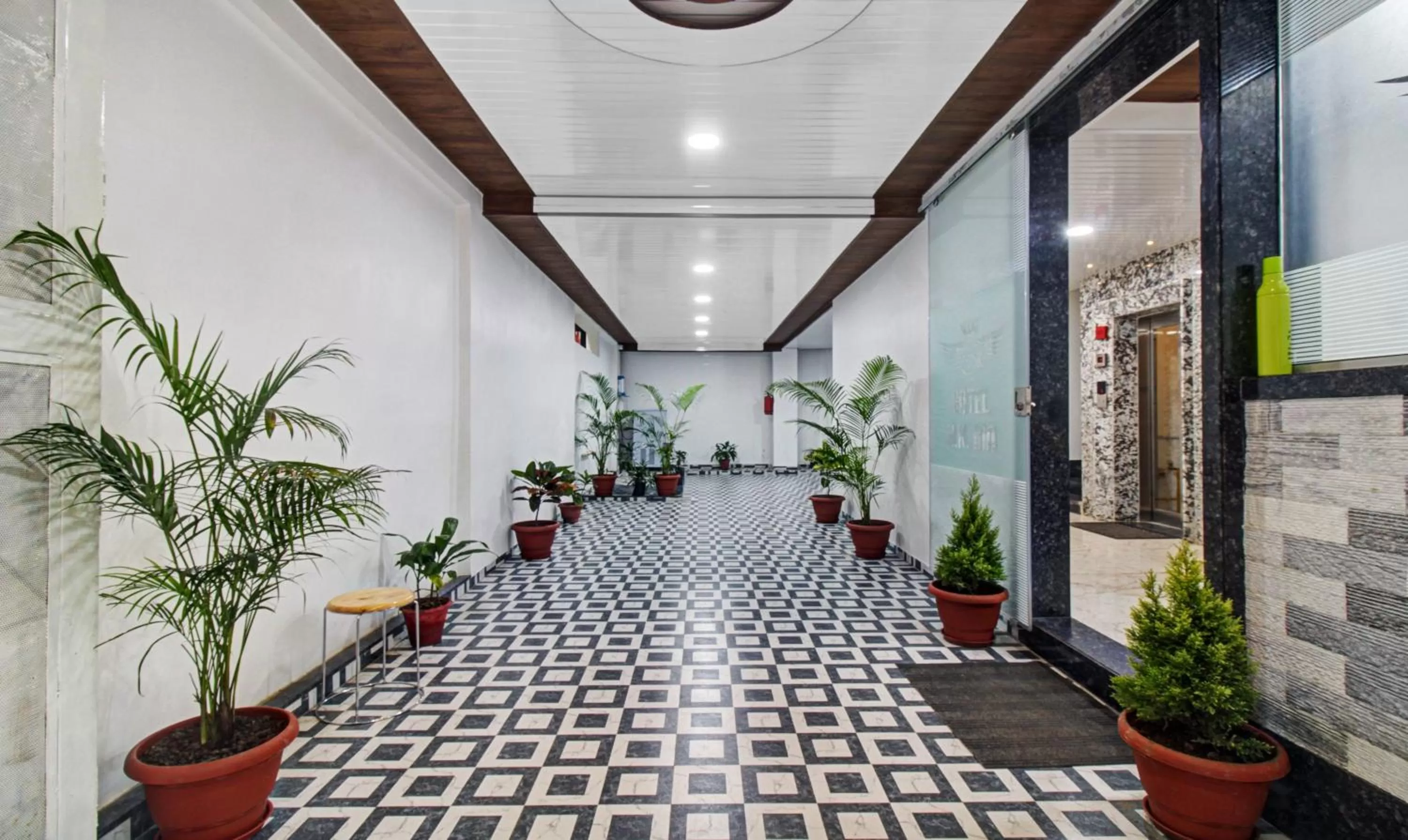 Lobby or reception in Treebo Hotel Rk Inn, Railway Station