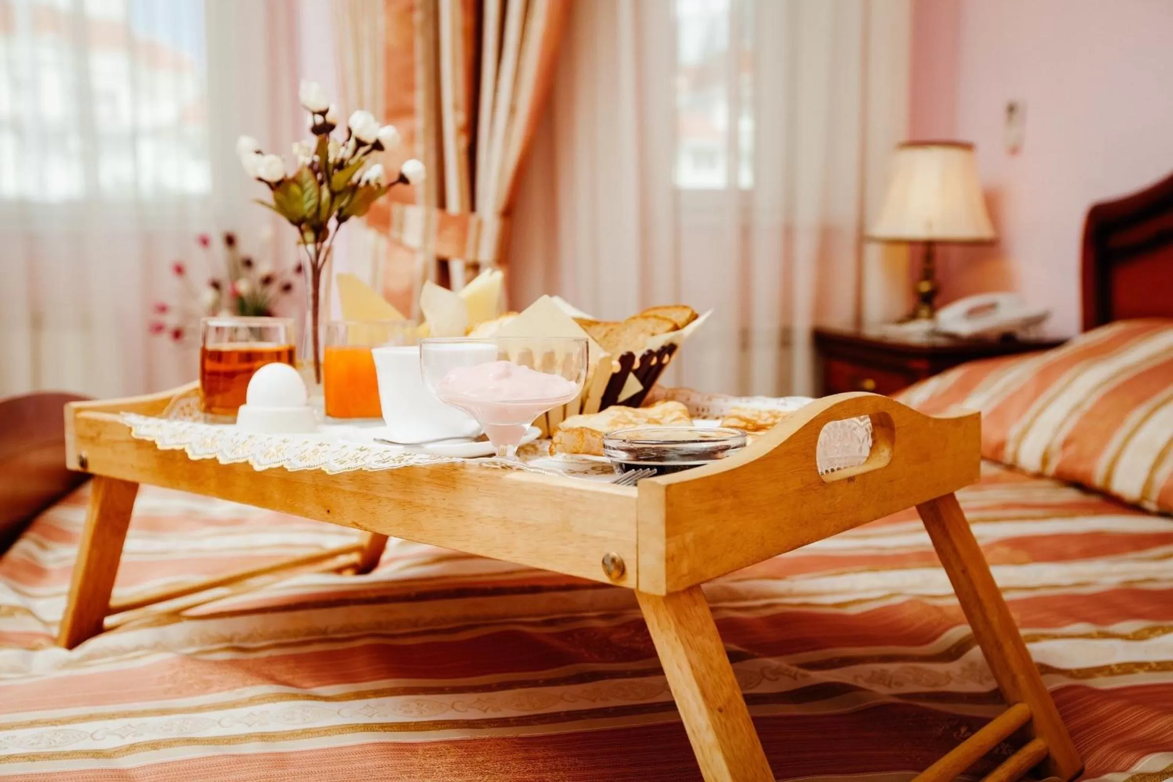 Continental breakfast, Restaurant/Places to Eat in Business Hotel