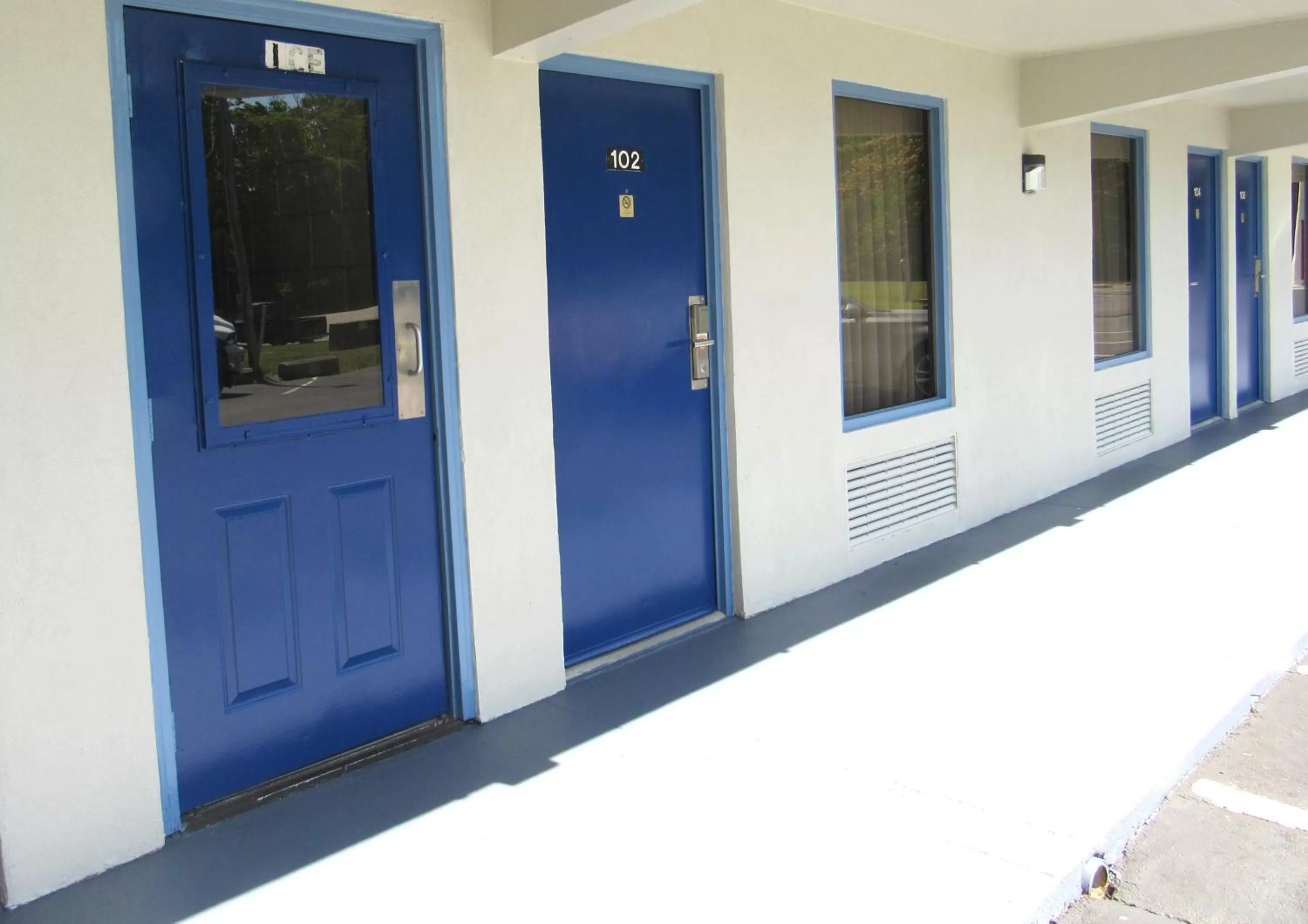 Balcony/Terrace in Days Inn by Wyndham Harriman