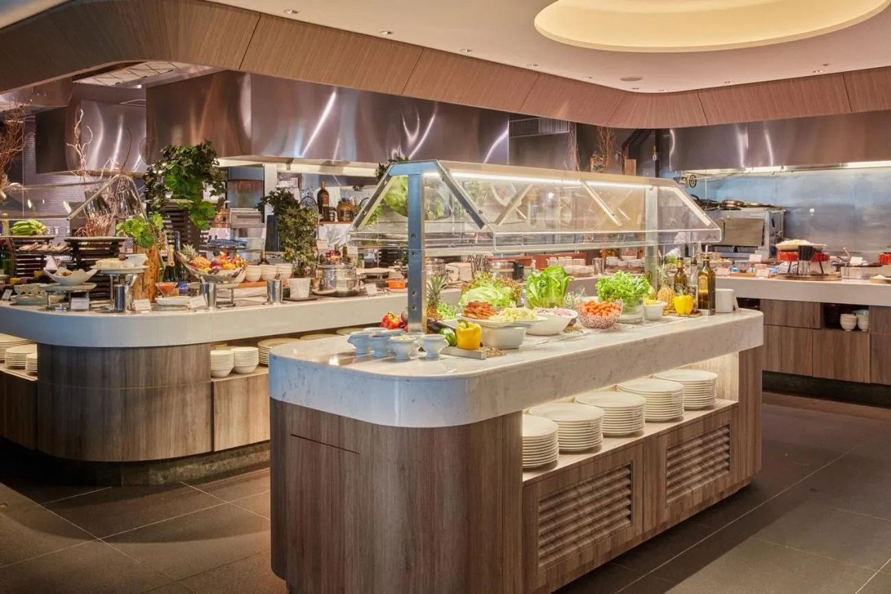 Restaurant/places to eat in Hotel Collective