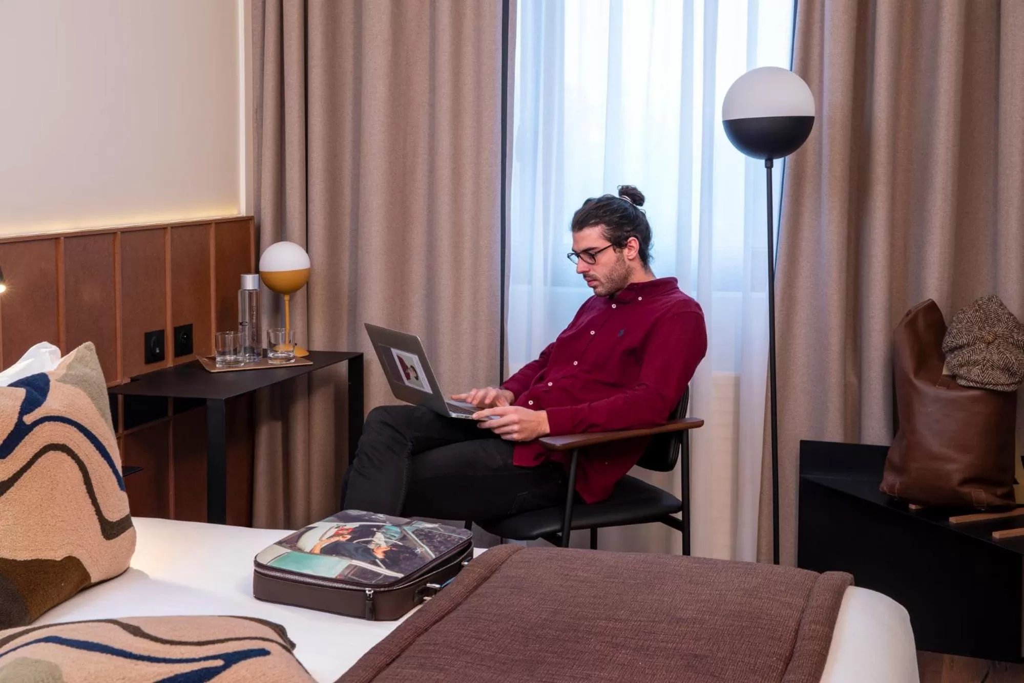 Decorative detail in Hôtel du Port