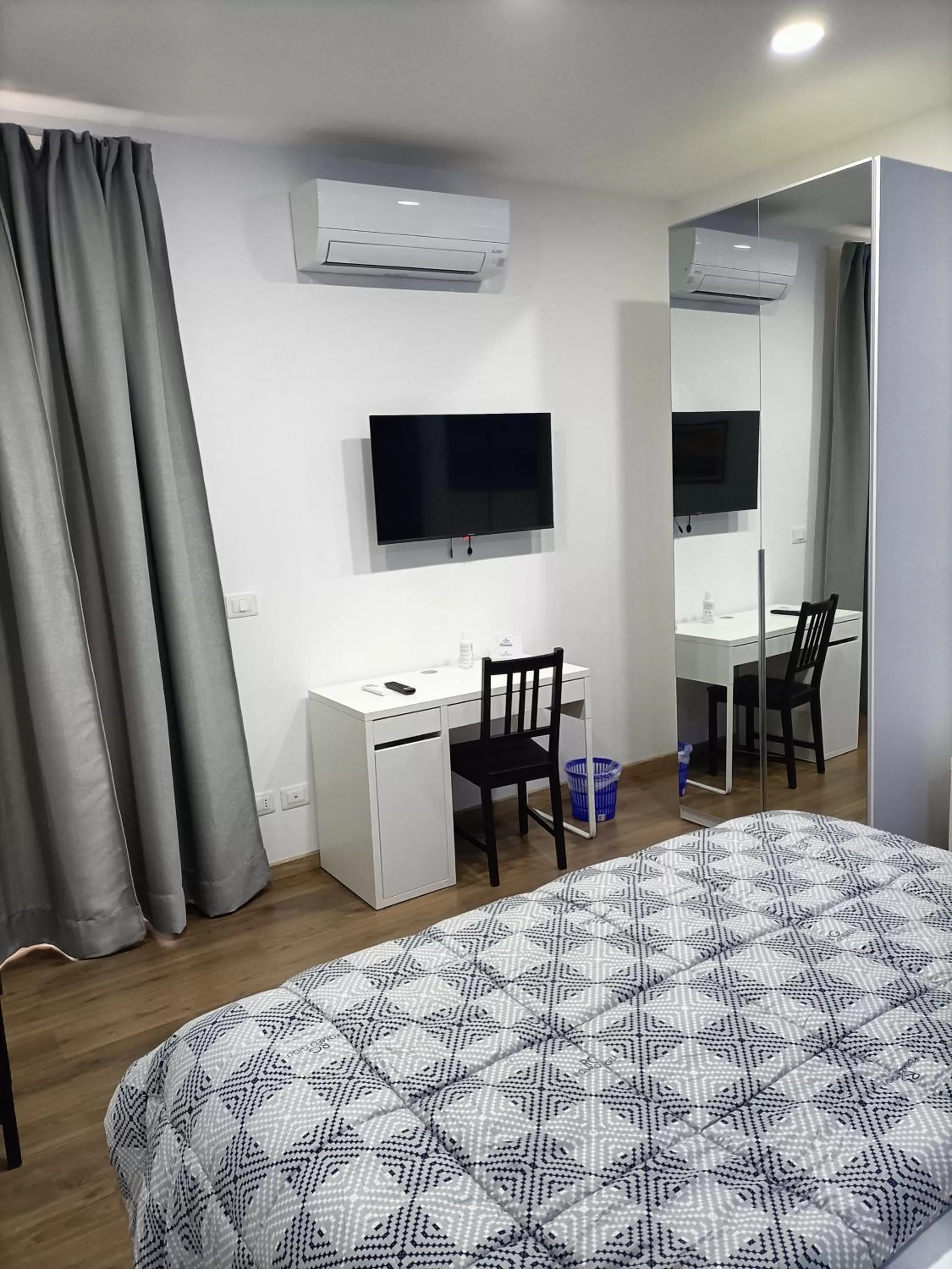 Photo of the whole room, Bed in Luxury B&B Iolanda