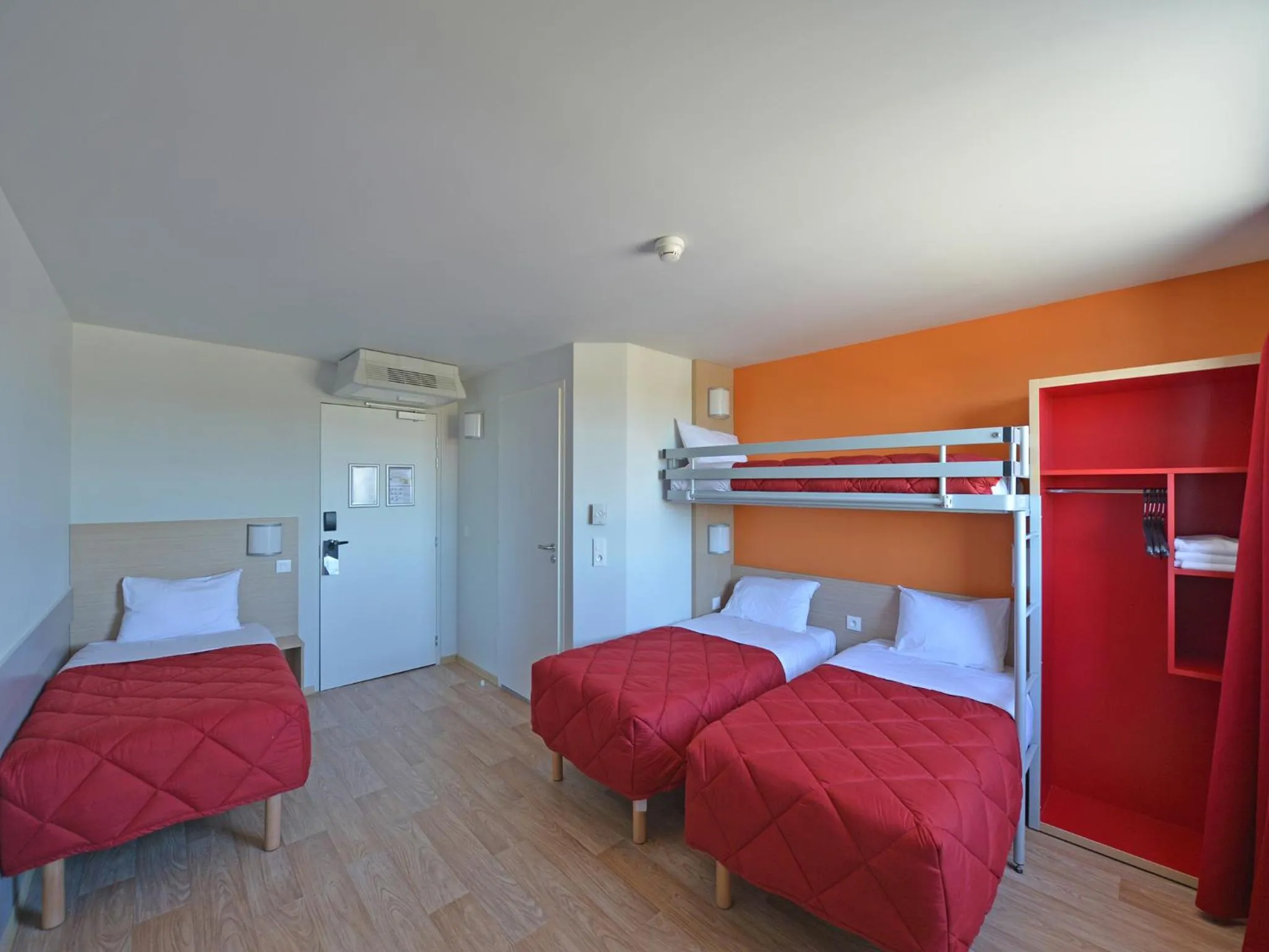 Bed in Premiere Classe Reims Nord - Bétheny