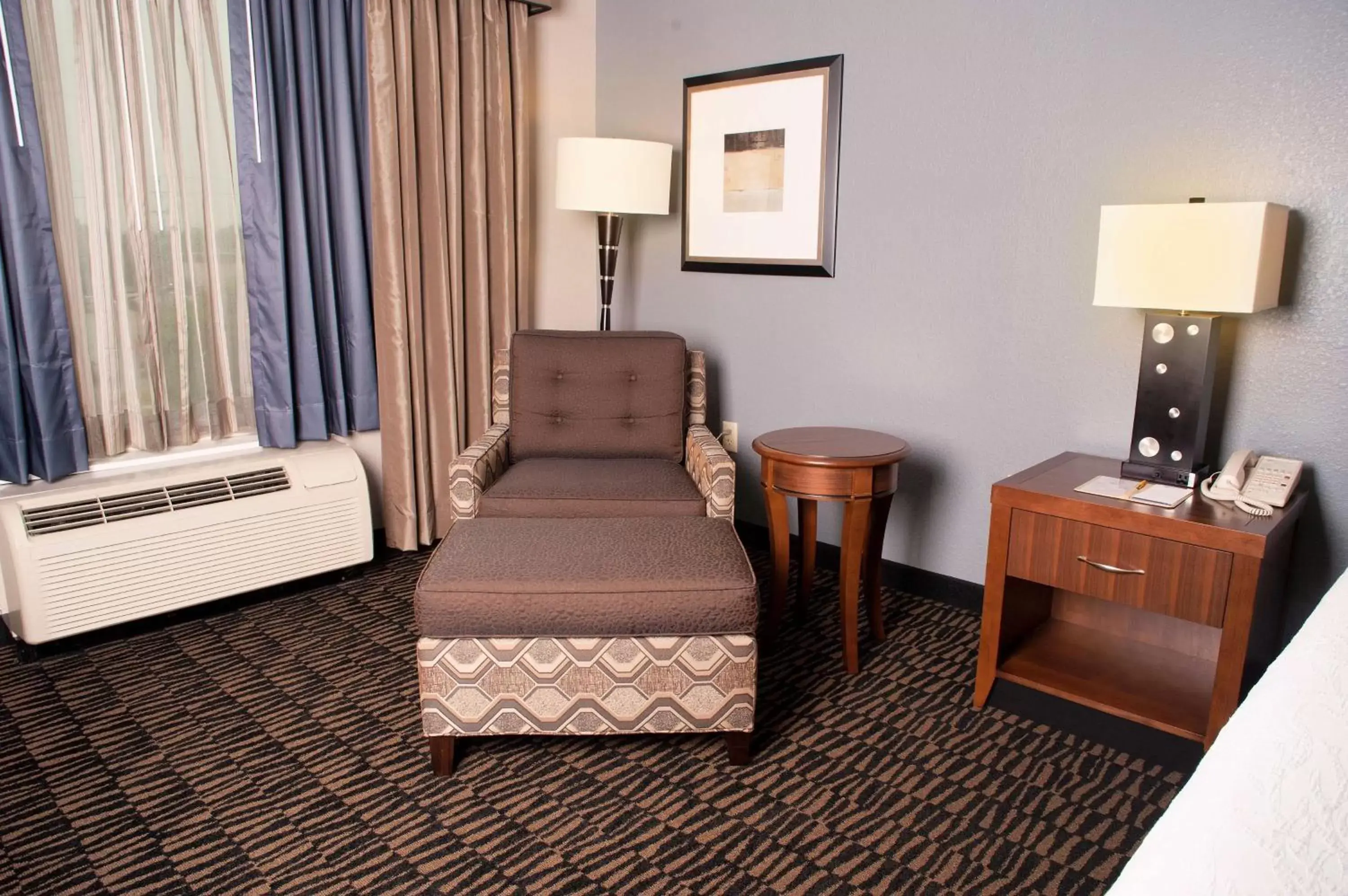 Double Room with Two Double Beds with Bath Tub - Hearing Accessible in Hilton Garden Inn Austin NorthWest/Arboretum Double Room with Two Double Beds with Bath Tub - Hearing Accessible in Hilton Garden Inn Austin NorthWest/Arboretum
